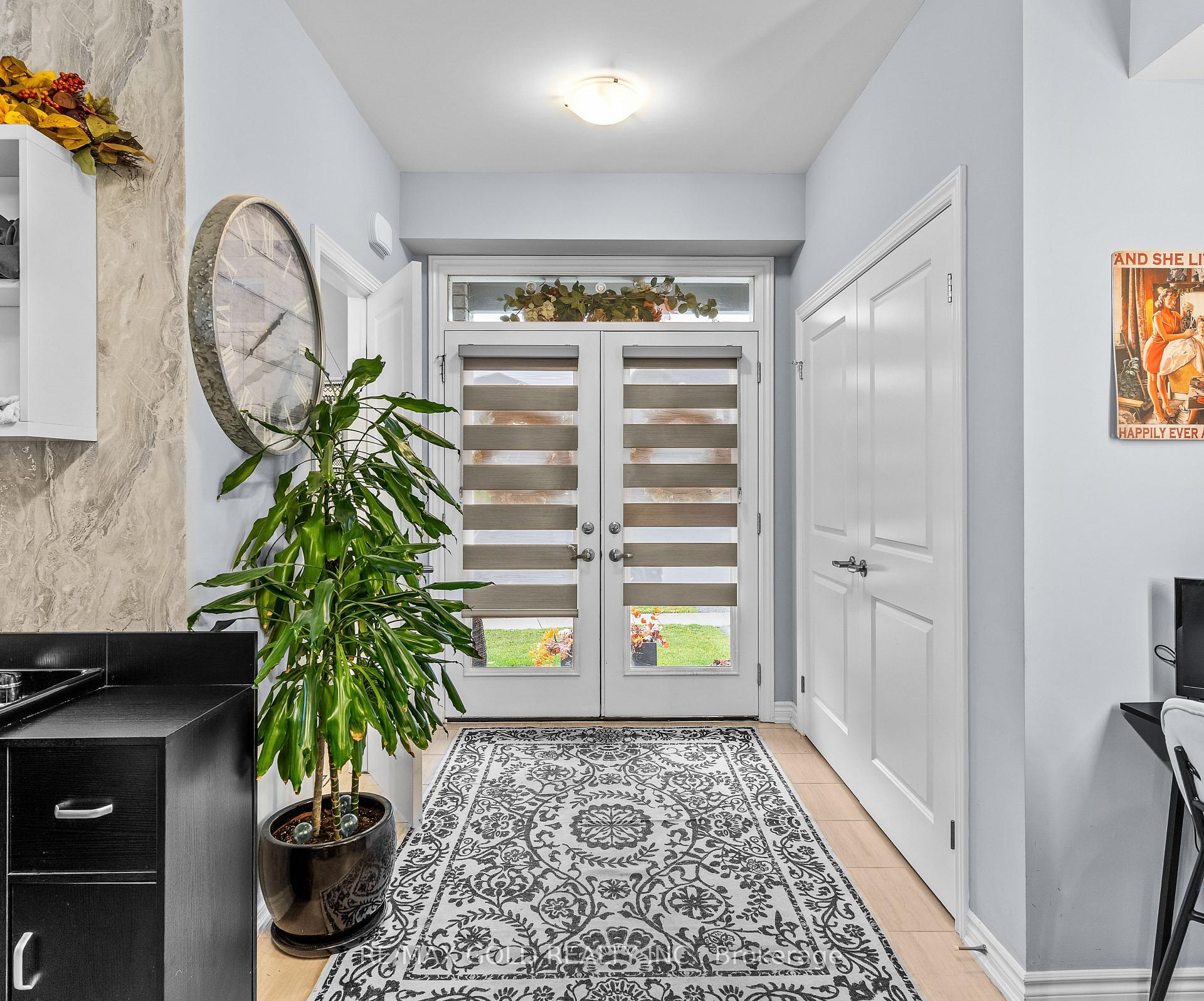 Photo 3 of 7865 Seabiscuit Drive, Niagara Falls, Ascot — HOMEH