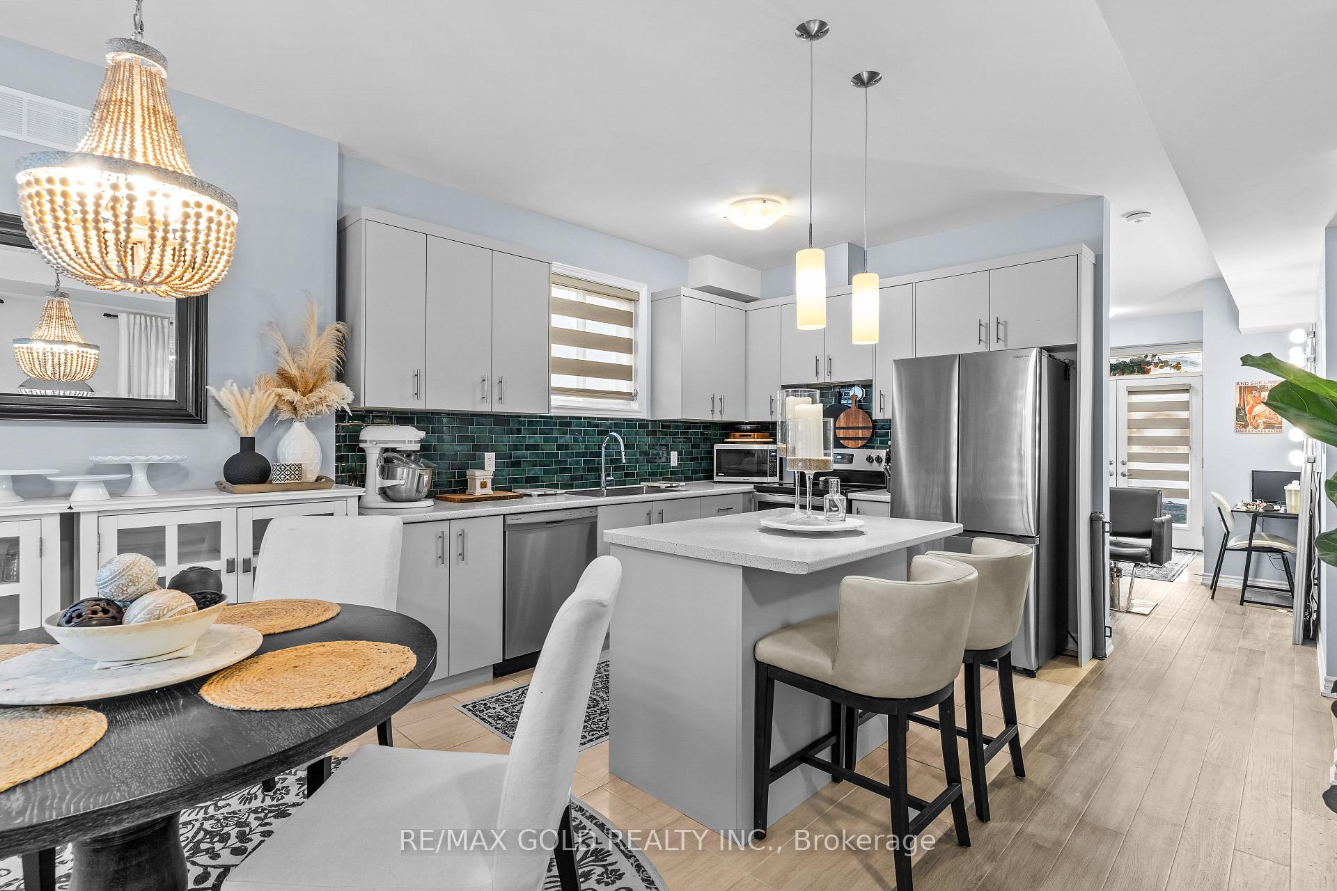 Photo 6 of 7865 Seabiscuit Drive, Niagara Falls, Ascot — HOMEH