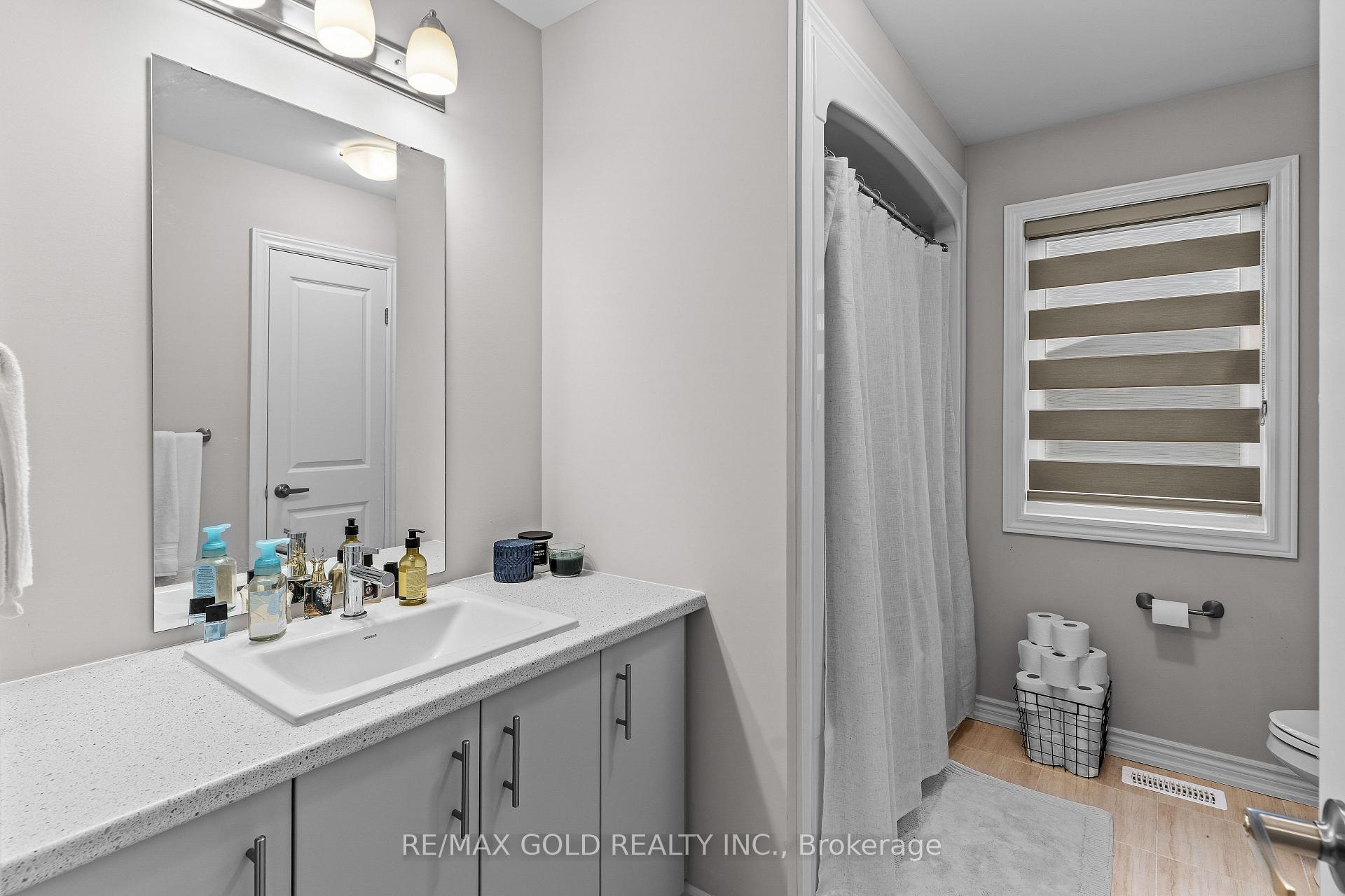 Photo 15 of 7865 Seabiscuit Drive, Niagara Falls, Ascot — HOMEH