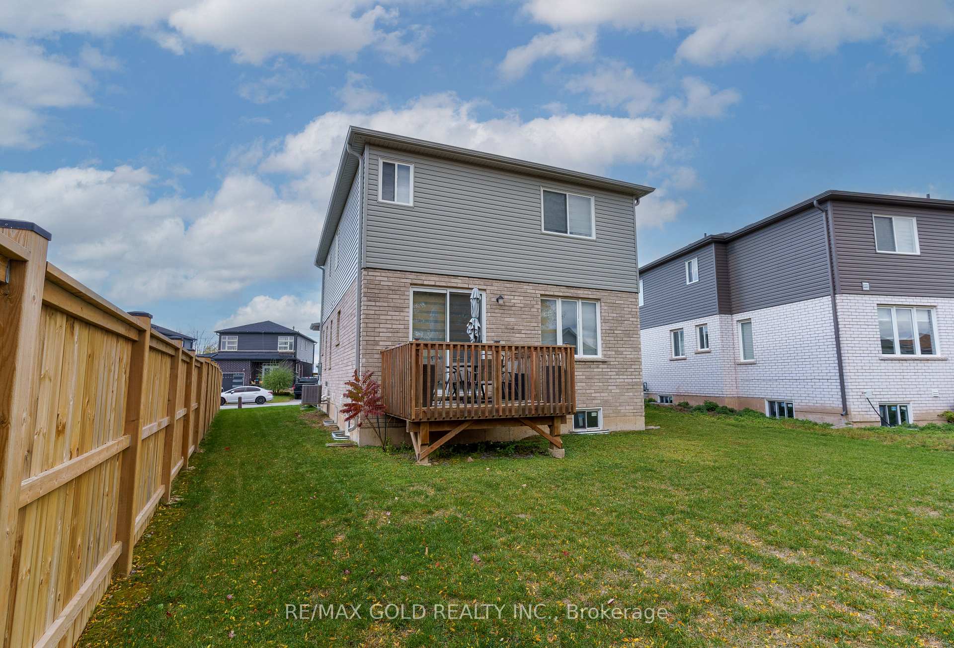 Photo 23 of 7865 Seabiscuit Drive, Niagara Falls, Ascot — HOMEH