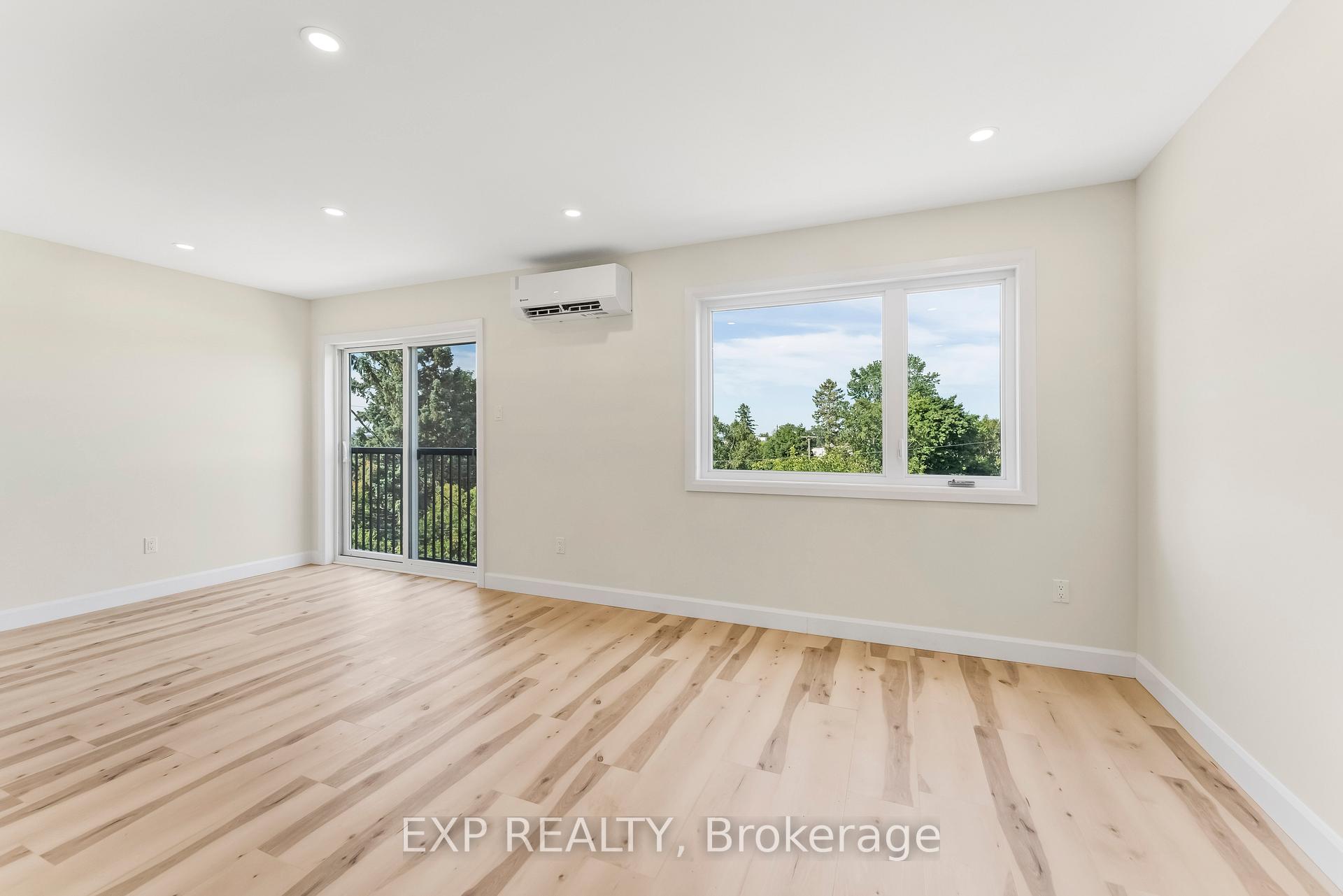 Photo 5 of Unit B, 692 Crystal Street, Ottawa, Carson Meadows — HOMEH