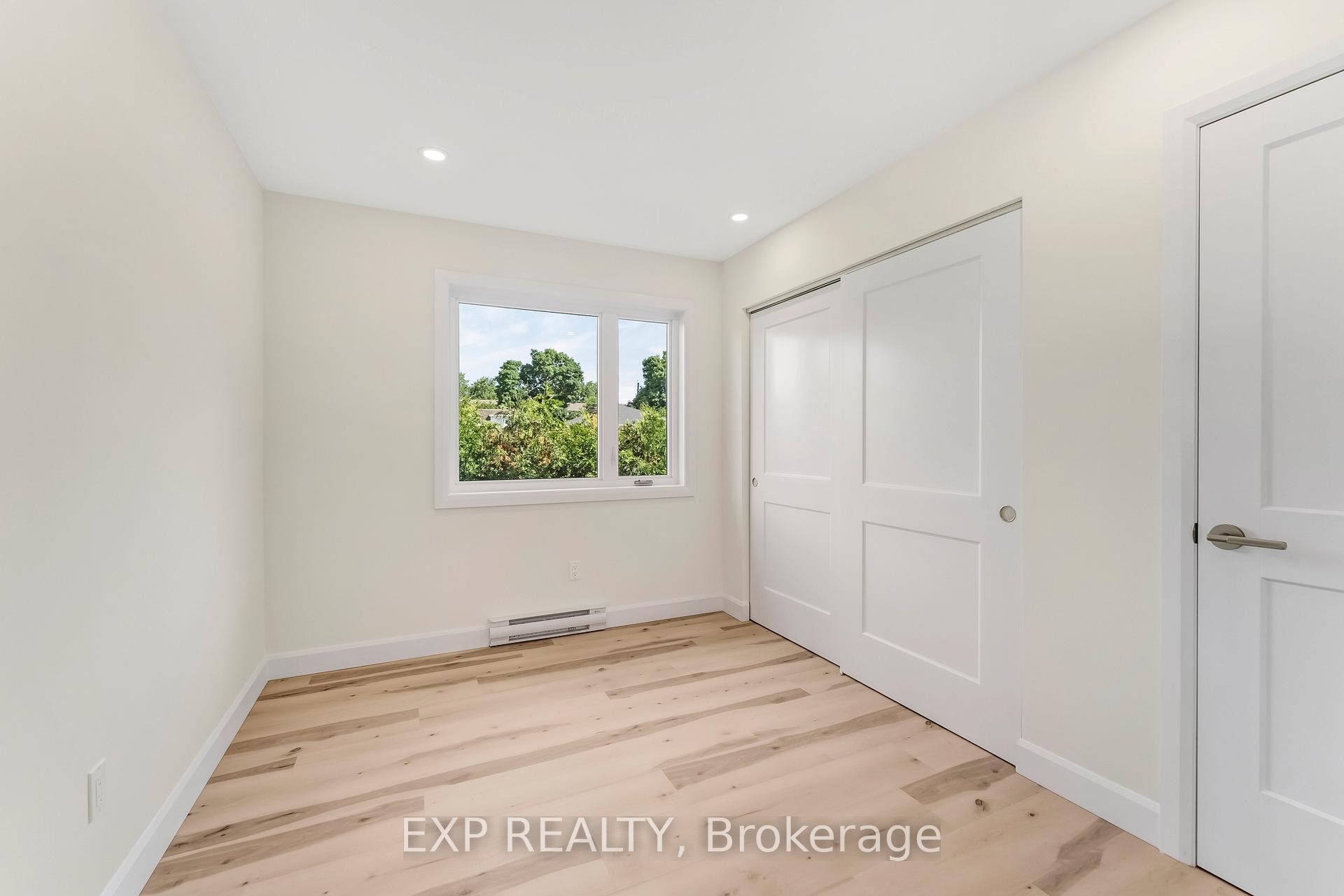 Photo 7 of Unit B, 692 Crystal Street, Ottawa, Carson Meadows — HOMEH