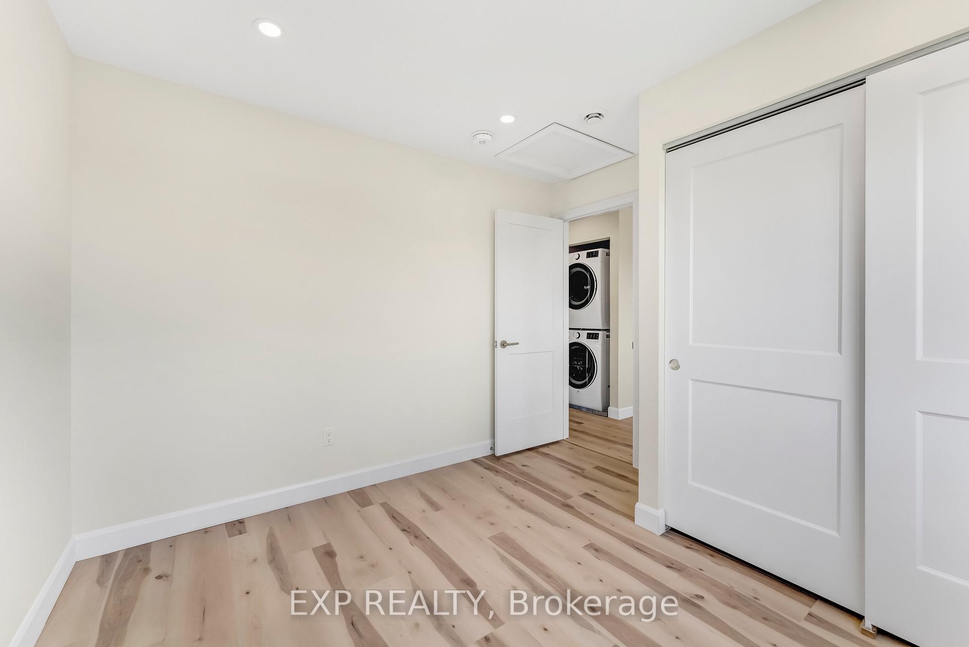 Photo 9 of Unit B, 692 Crystal Street, Ottawa, Carson Meadows — HOMEH