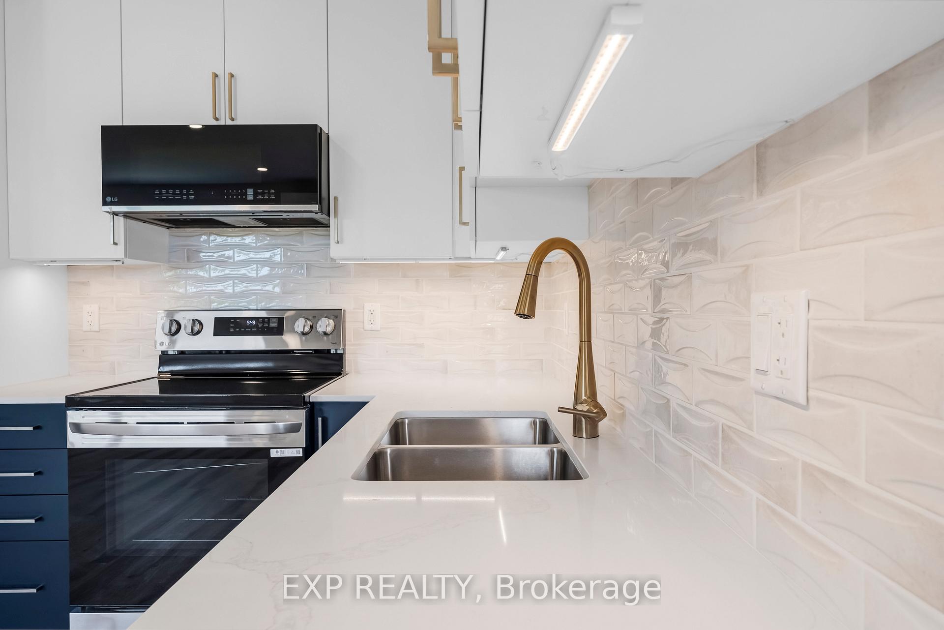Photo 16 of Unit B, 692 Crystal Street, Ottawa, Carson Meadows — HOMEH