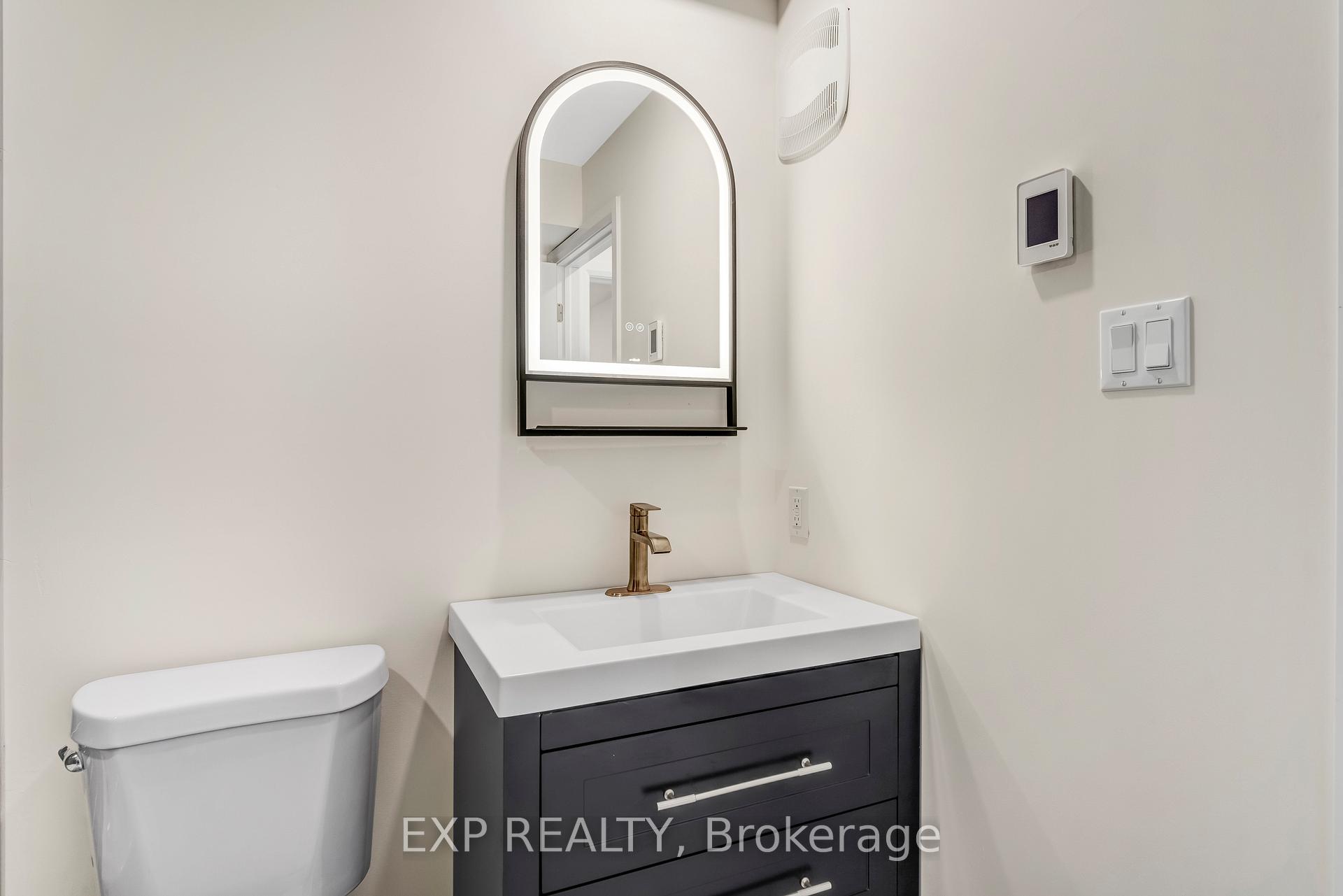 Photo 18 of Unit B, 692 Crystal Street, Ottawa, Carson Meadows — HOMEH