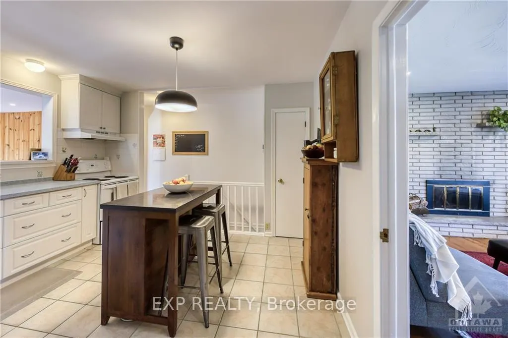 Photo 5 of 1136 Soderlind Street, Ottawa, Parkway Park — HOMEH