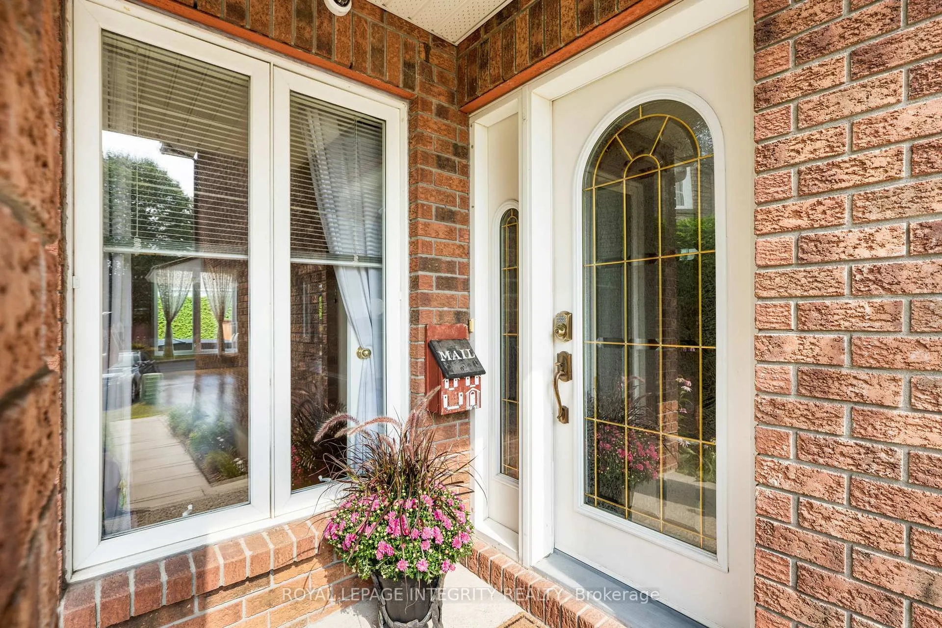 Photo 5 of 1659 Toulouse Crescent, Ottawa, Orleans/Sunridge — HOMEH