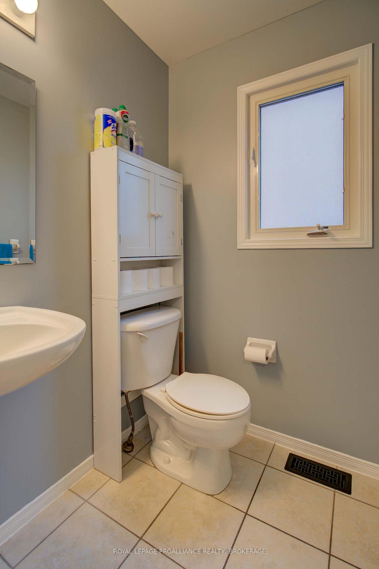 Photo 8 of 2177 Swanfield Street, Kingston, East Gardiners Rd — HOMEH