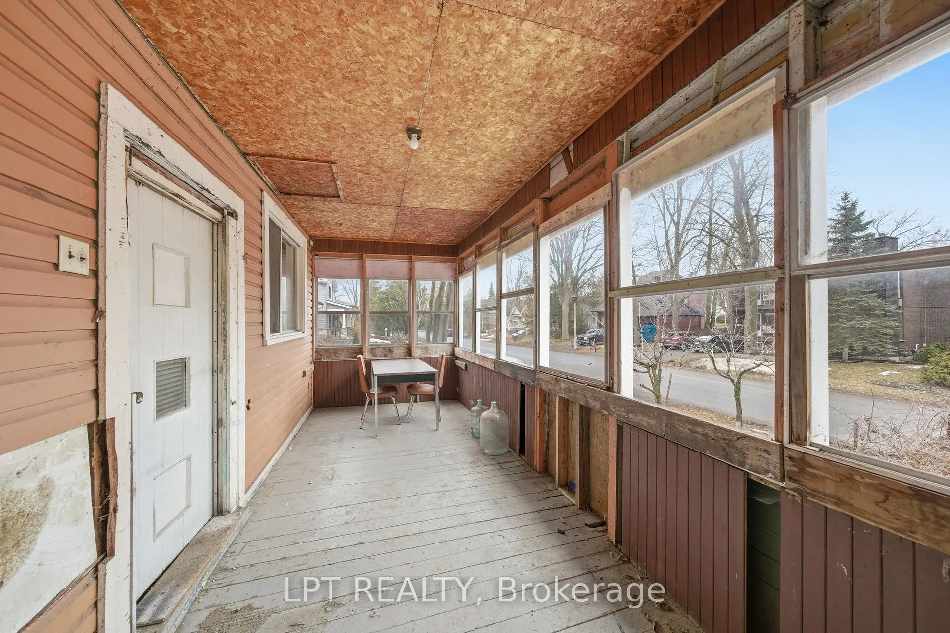Photo 6 of 2838 Haughton Avenue, Ottawa, Britannia — HOMEH