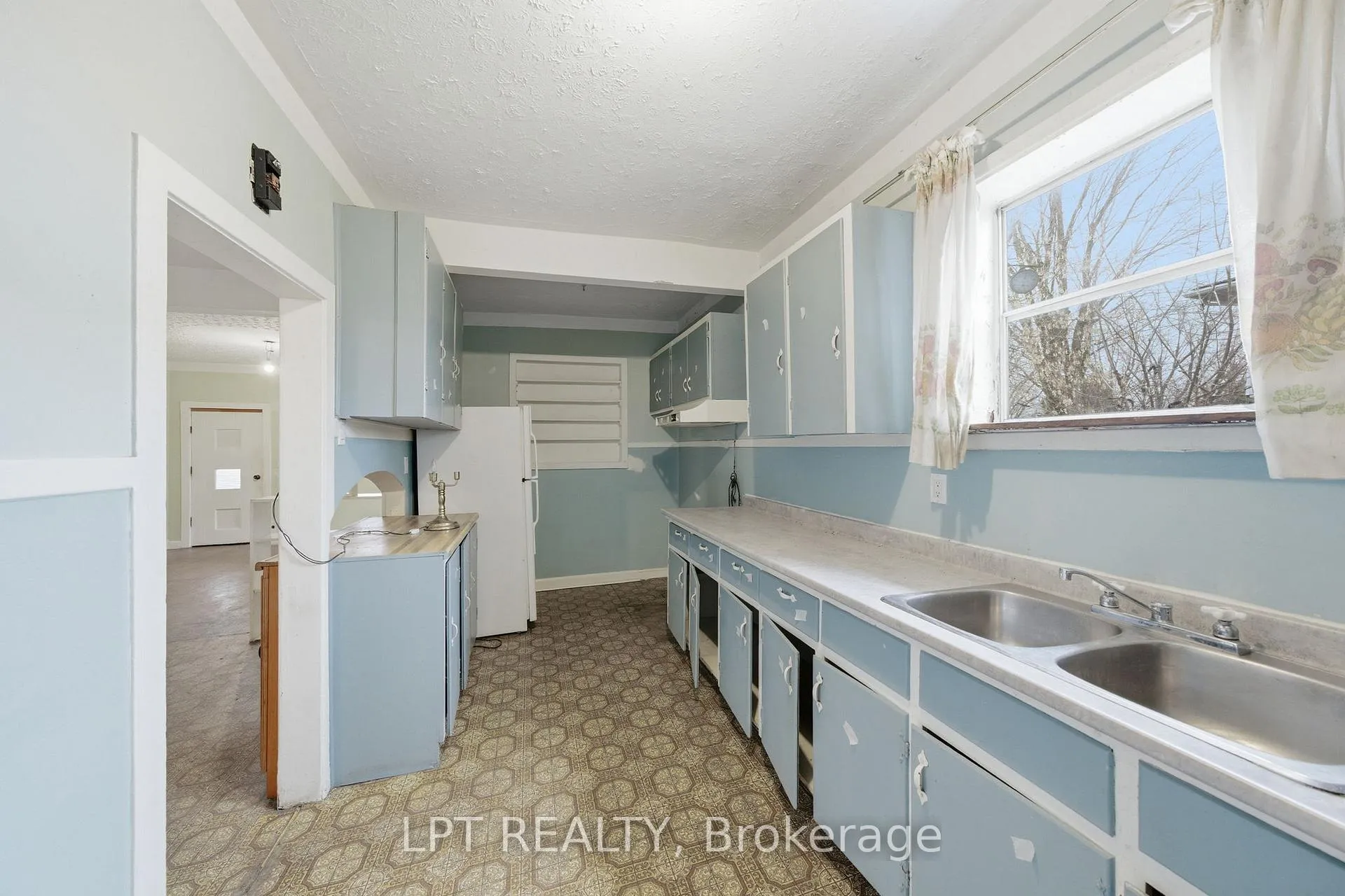 Photo 10 of 2838 Haughton Avenue, Ottawa, Britannia — HOMEH