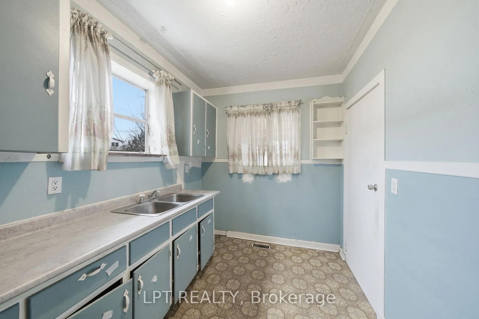 Photo 12 of 2838 Haughton Avenue, Ottawa, Britannia — HOMEH