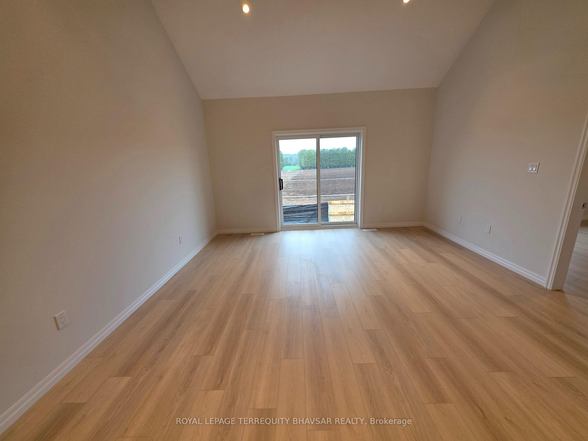 Photo 7 of 53 Barn Owl Way, Norfolk, Simcoe — HOMEH