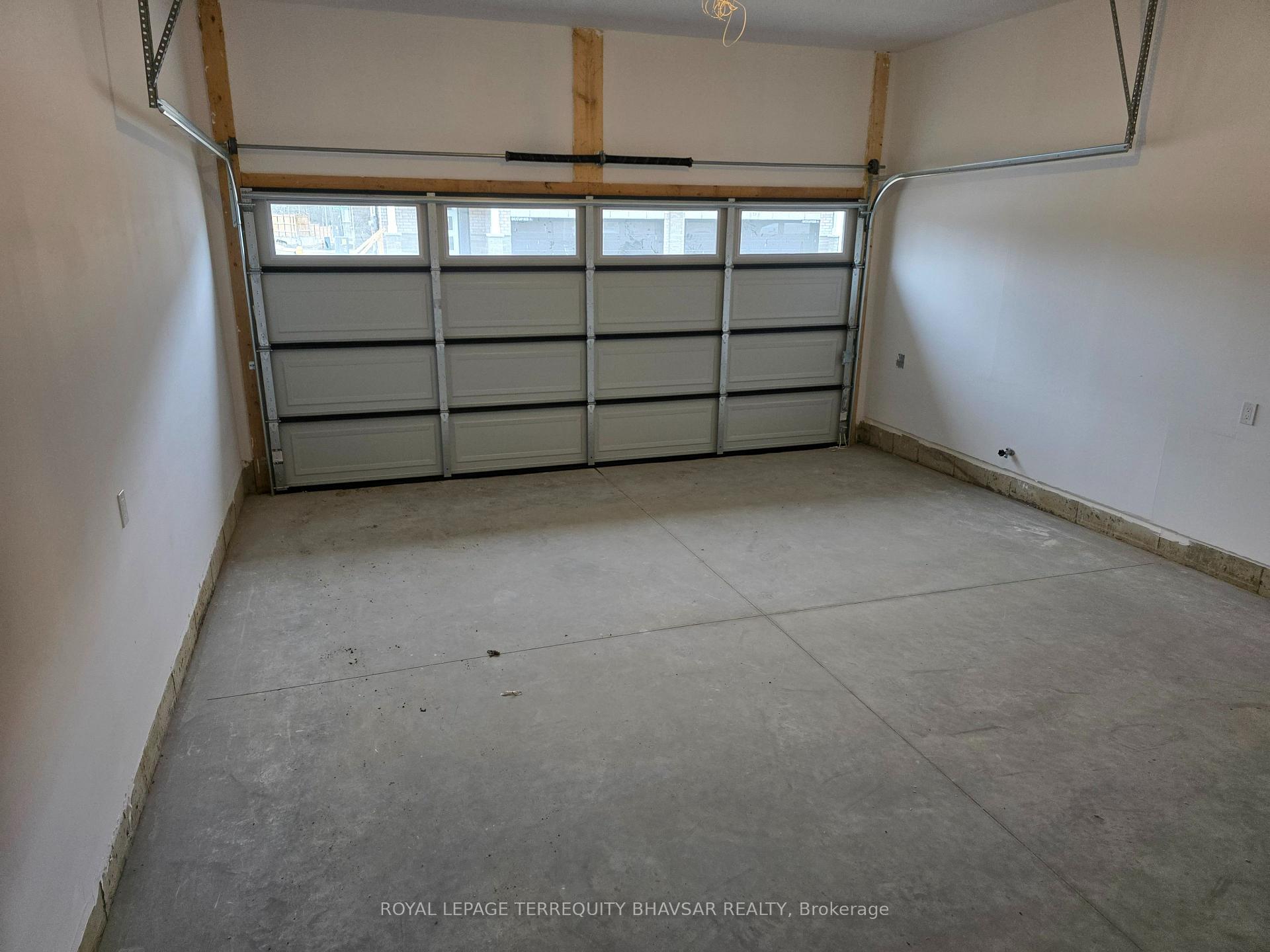 Photo 38 of 53 Barn Owl Way, Norfolk, Simcoe — HOMEH