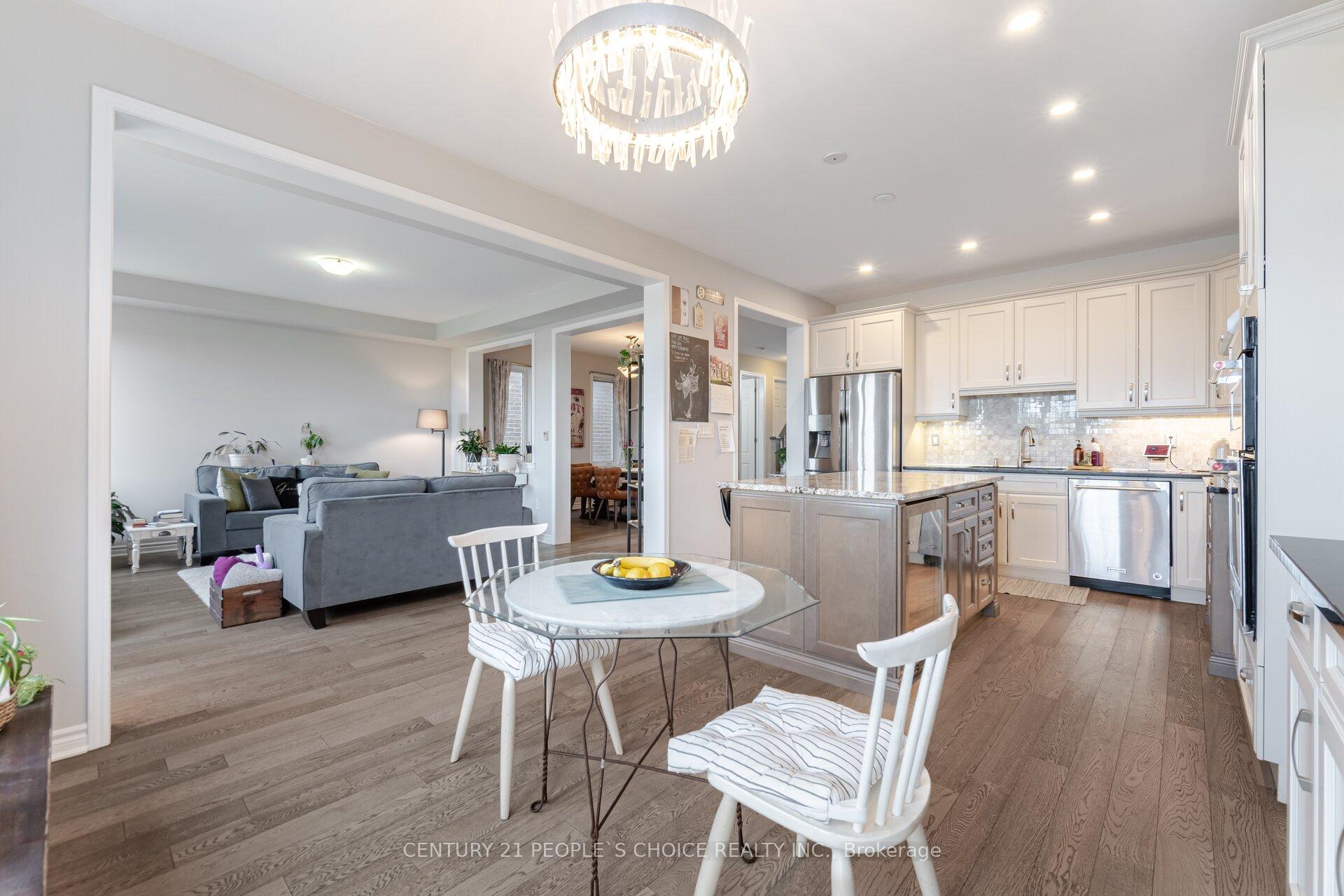 Photo 7 of 1419 Chretien Street, Milton, Ford — HOMEH