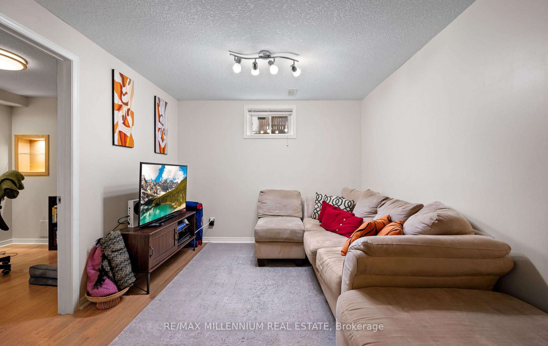 Photo 24 of 48 Milne Street, New Tecumseth, Alliston — HOMEH