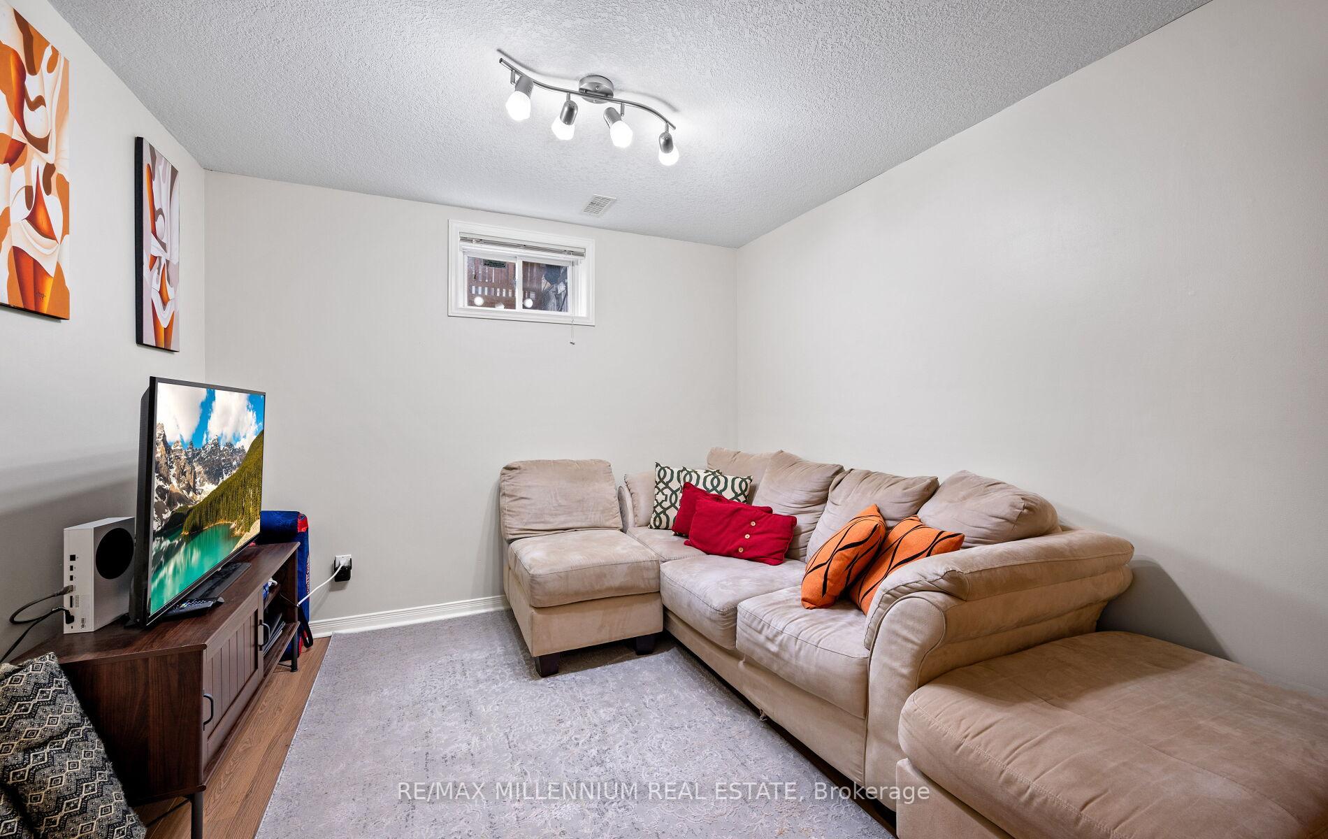 Photo 25 of 48 Milne Street, New Tecumseth, Alliston — HOMEH