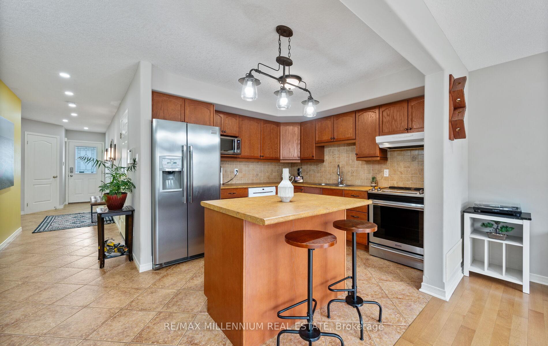 Photo 36 of 48 Milne Street, New Tecumseth, Alliston — HOMEH