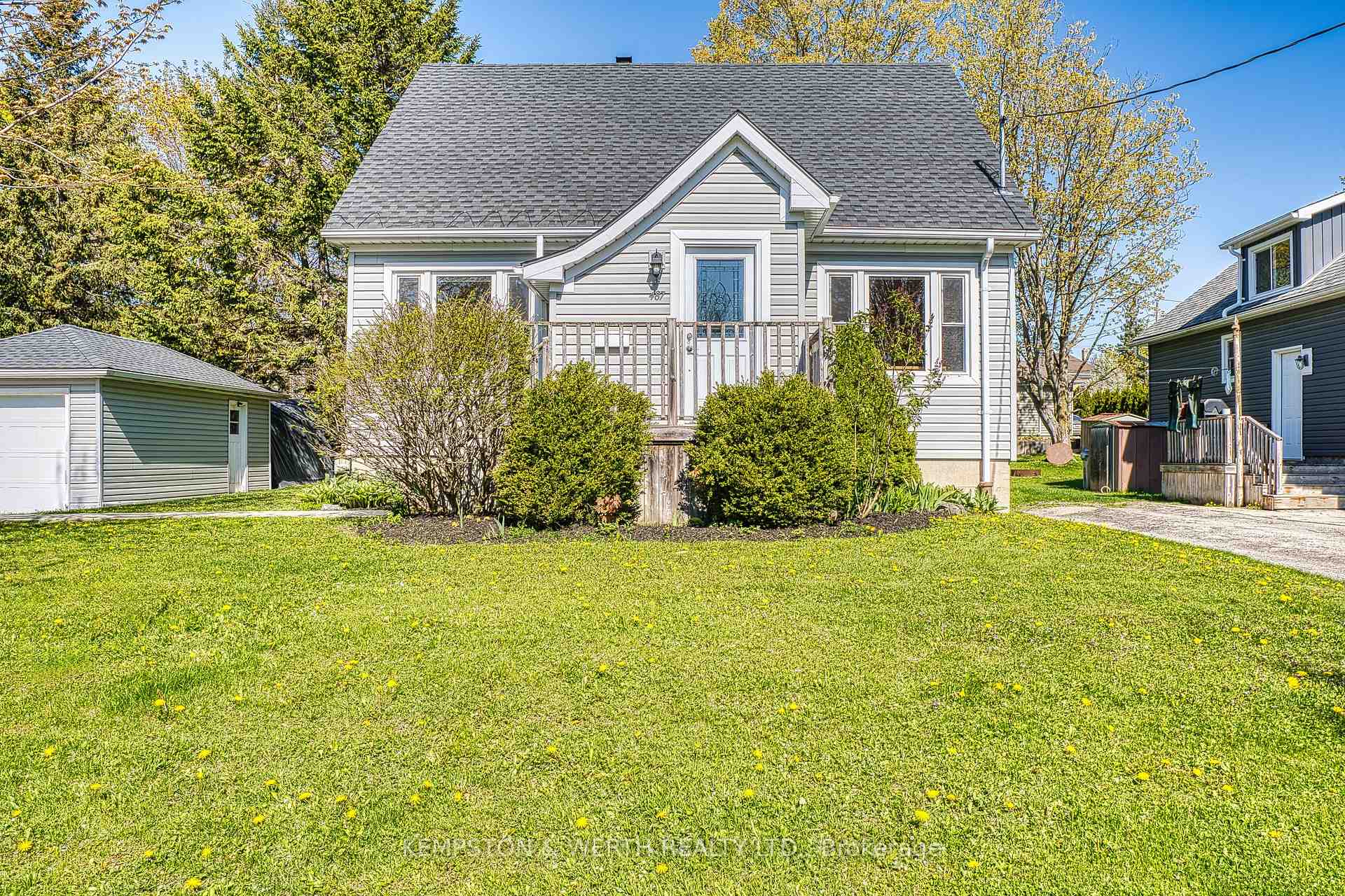 Front of 487 York Avenue N