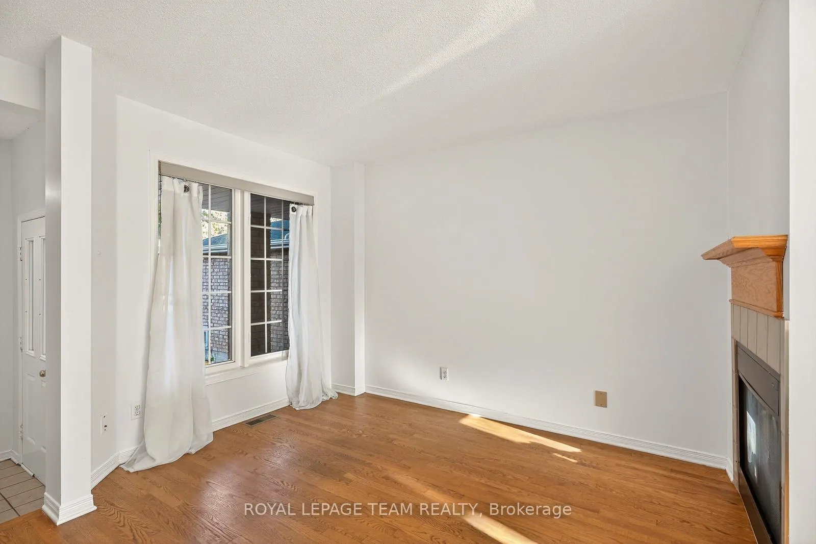 Photo 14 of 1431 Lynx Crescent, Ottawa, Fallingbrook/Pineridge — HOMEH
