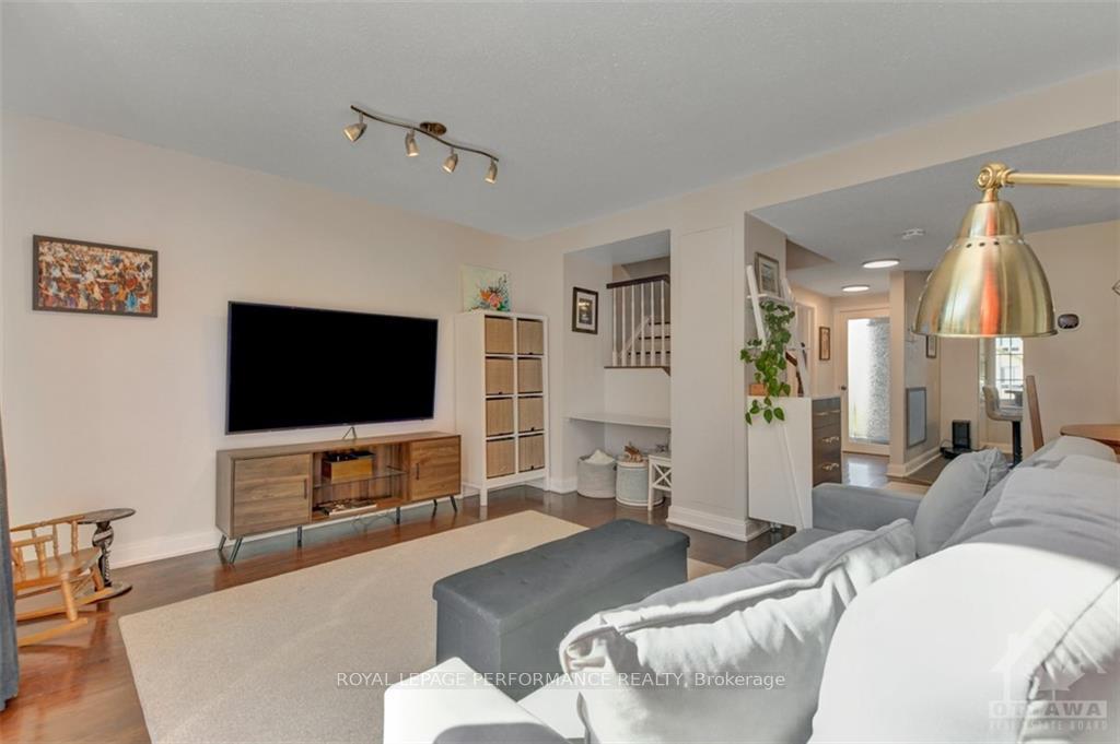 Photo 9 of 2646 Draper Avenue, Ottawa, Redwood Park — HOMEH
