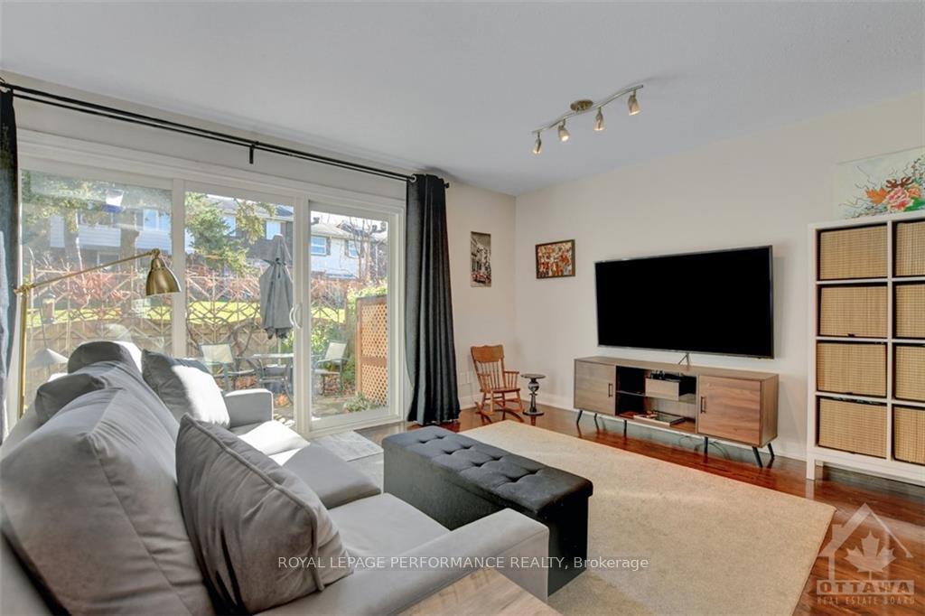 Photo 10 of 2646 Draper Avenue, Ottawa, Redwood Park — HOMEH