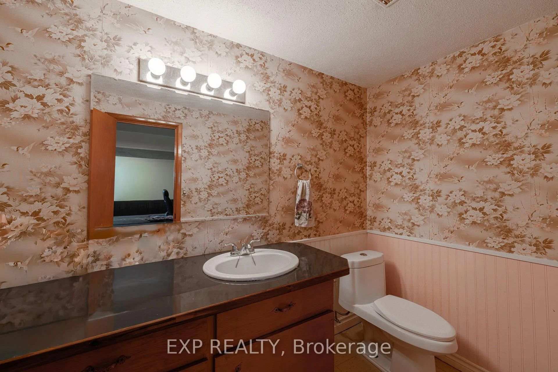 Photo 110 of 2896 Portage Road, Niagara Falls, Church's Lane — HOMEH