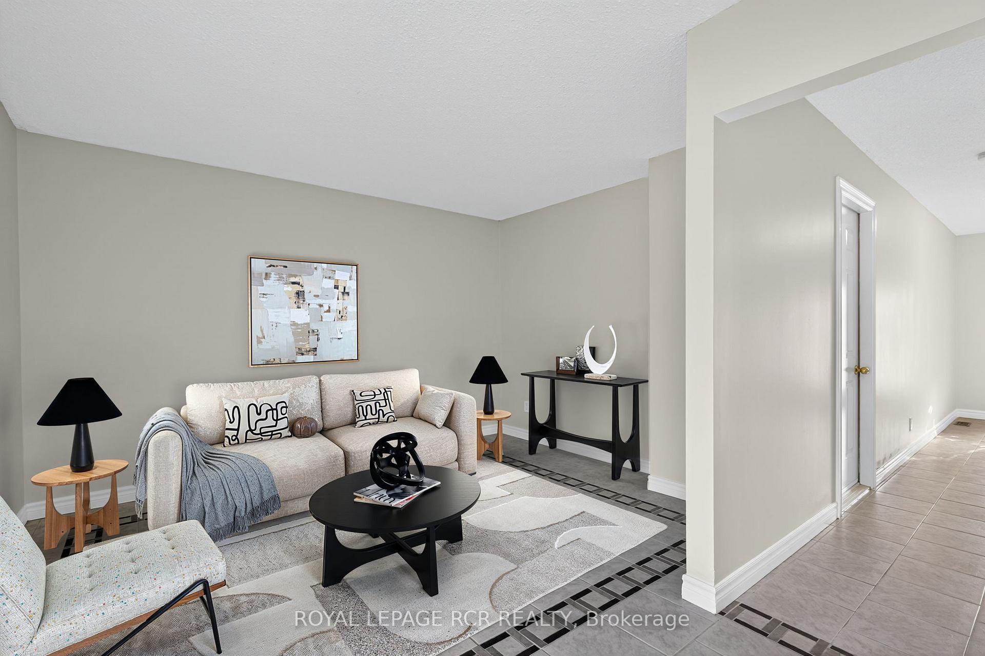Photo 4 of 64 Bradley Court, New Tecumseth, Tottenham — HOMEH