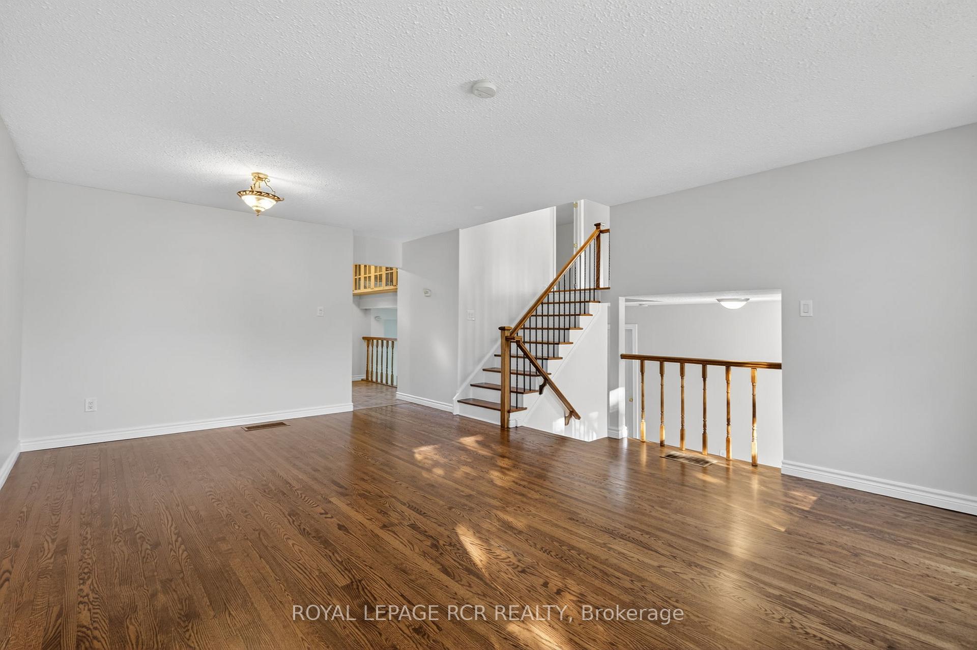 Photo 11 of 64 Bradley Court, New Tecumseth, Tottenham — HOMEH