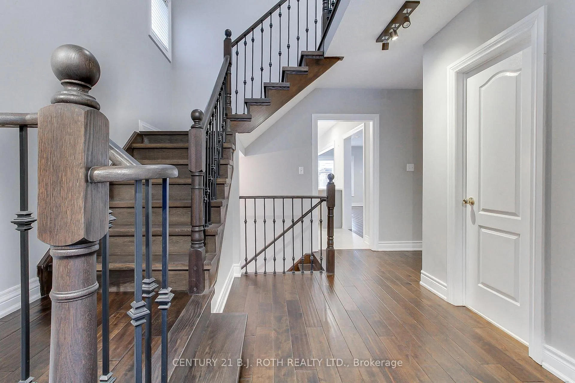 Photo 14 of 285 Mcbride Crescent, Newmarket, Summerhill Estates — HOMEH