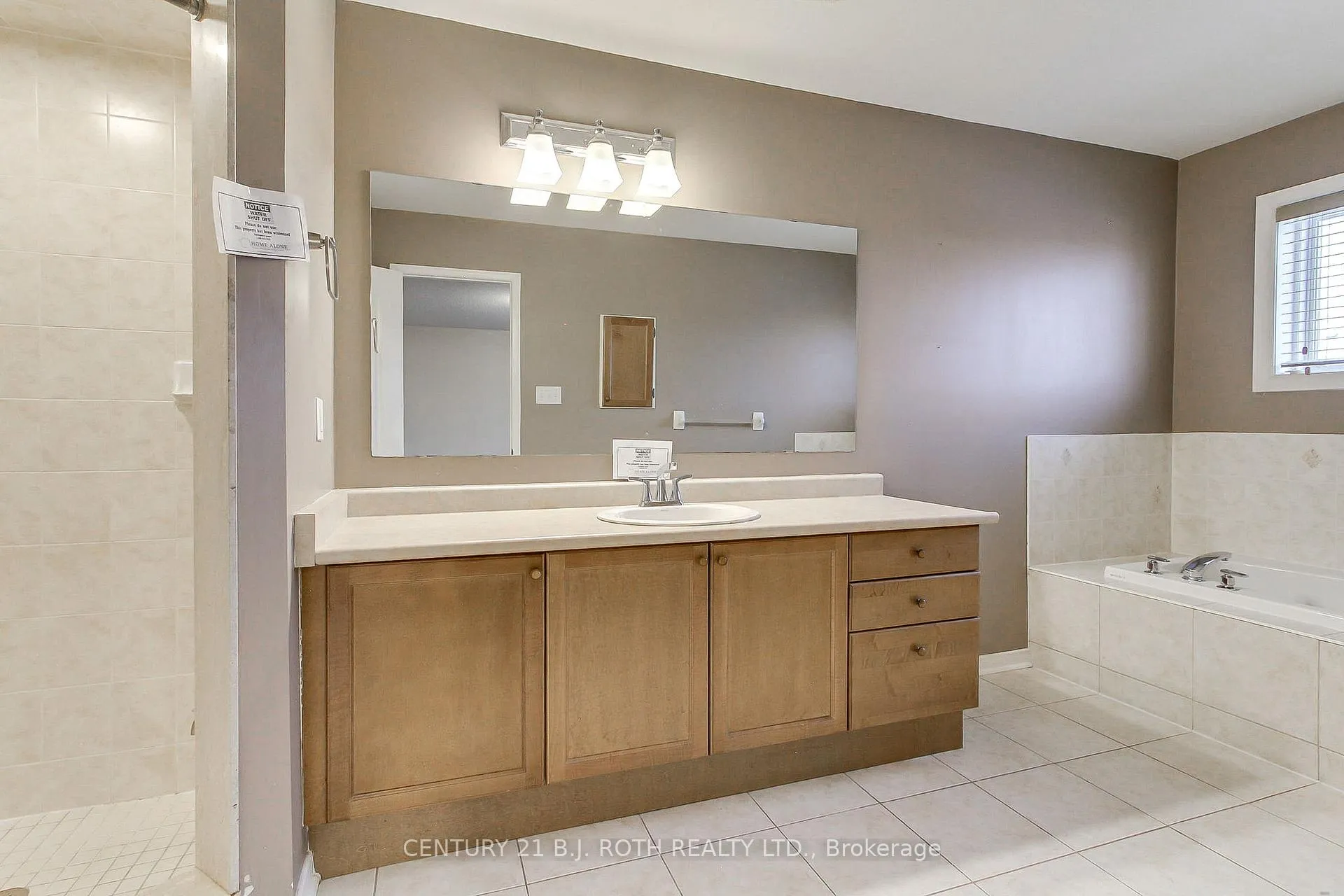 Photo 66 of 285 Mcbride Crescent, Newmarket, Summerhill Estates — HOMEH