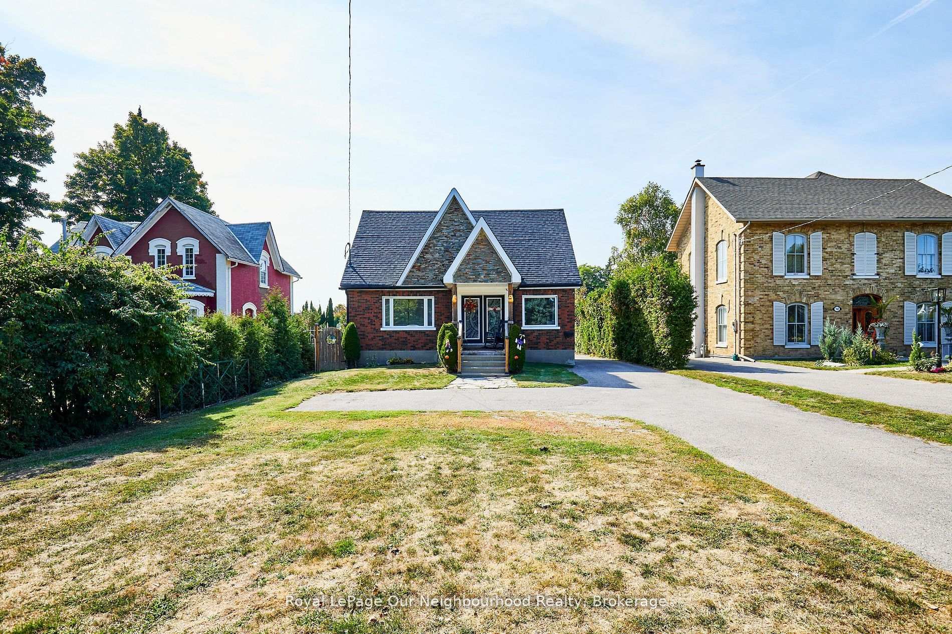 Photo 2 of 738 Simcoe Street N, Oshawa, Centennial — HOMEH
