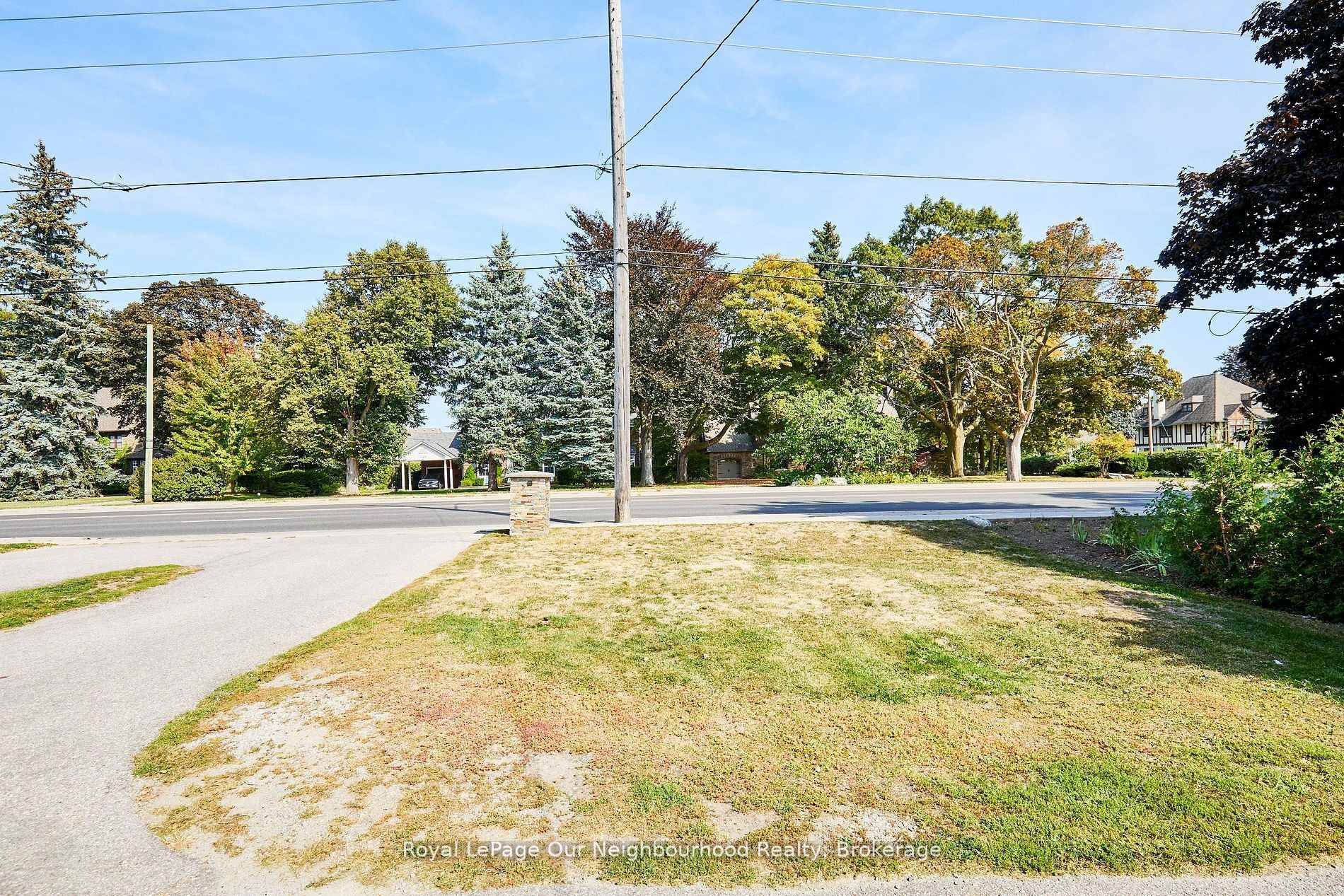Photo 4 of 738 Simcoe Street N, Oshawa, Centennial — HOMEH