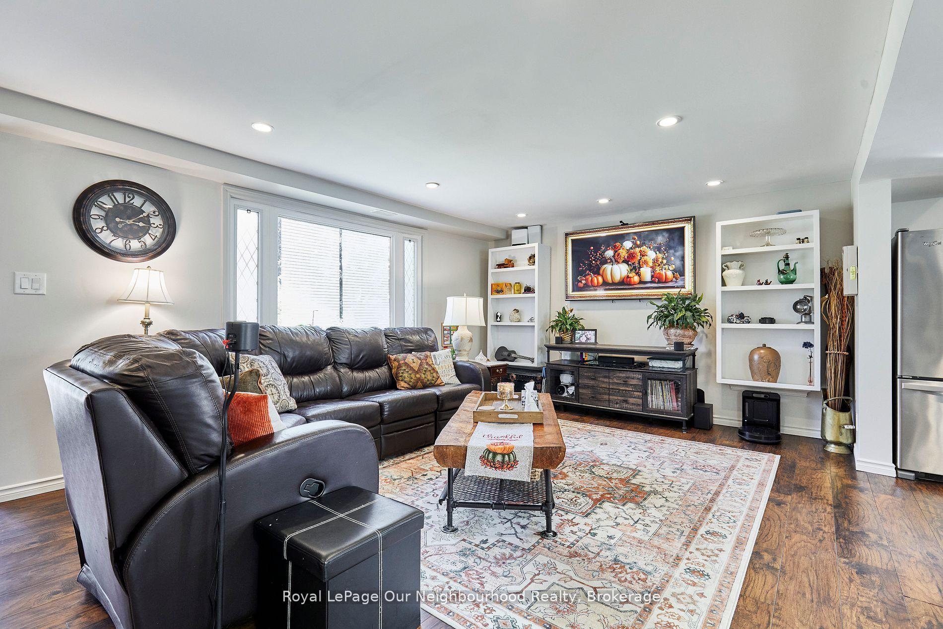 Photo 11 of 738 Simcoe Street N, Oshawa, Centennial — HOMEH