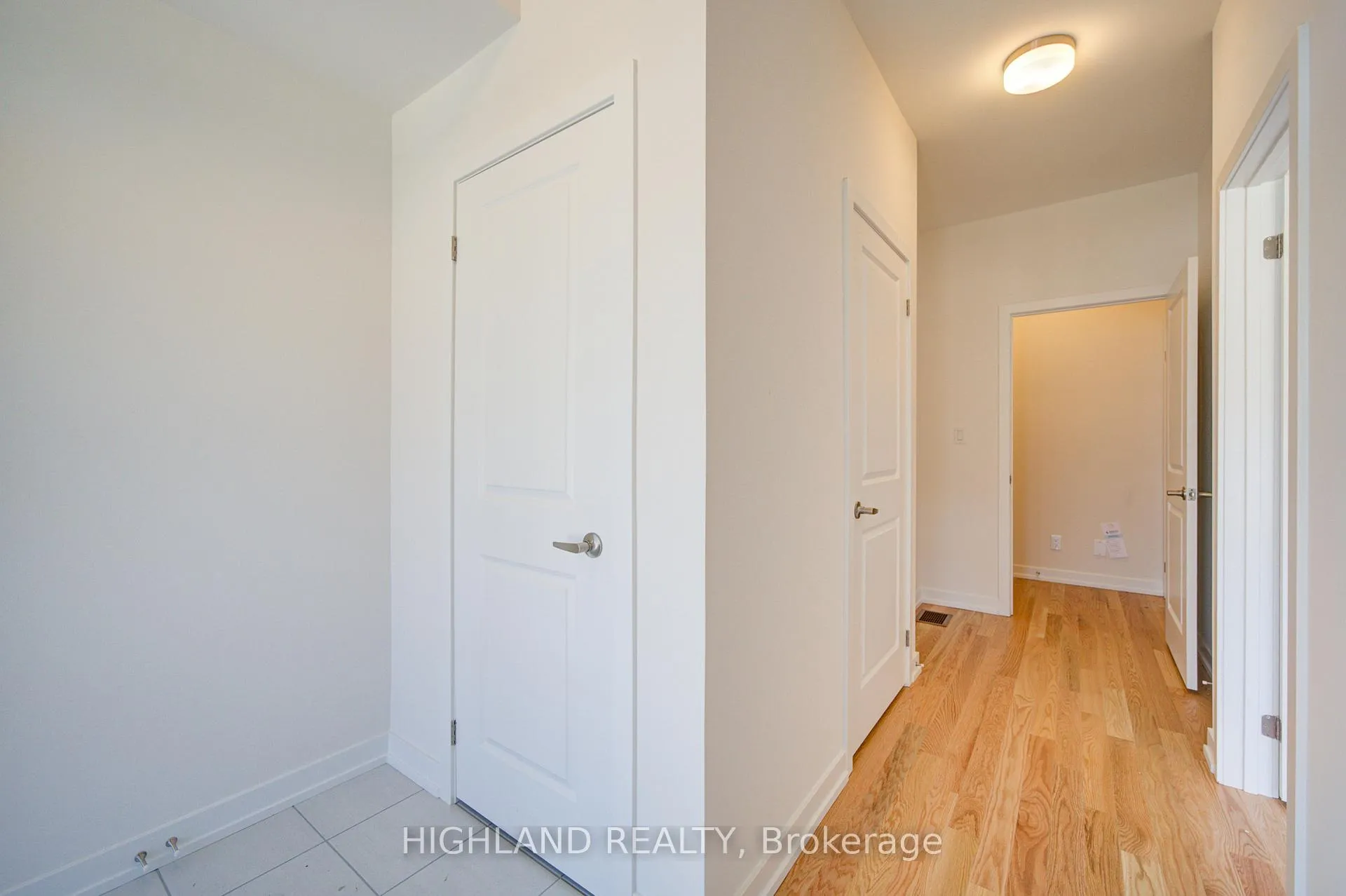 Photo 4 of 1126 Wheat Boom Drive, Oakville, Joshua Meadows — HOMEH