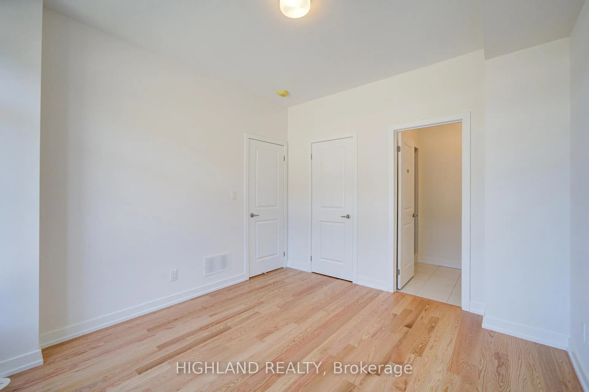 Photo 9 of 1126 Wheat Boom Drive, Oakville, Joshua Meadows — HOMEH