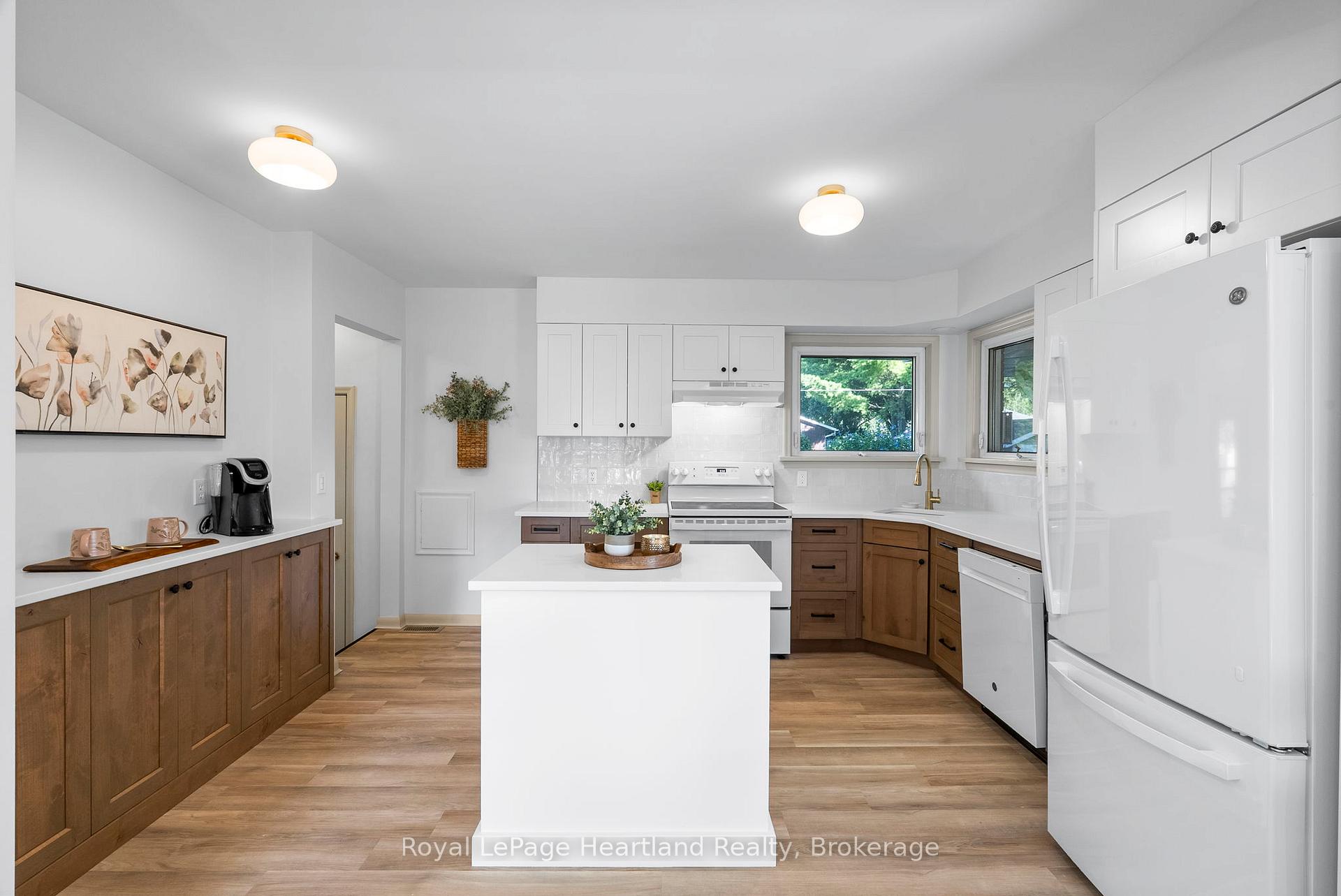 Photo 8 of 542 Angus Street, North Huron, Wingham — HOMEH