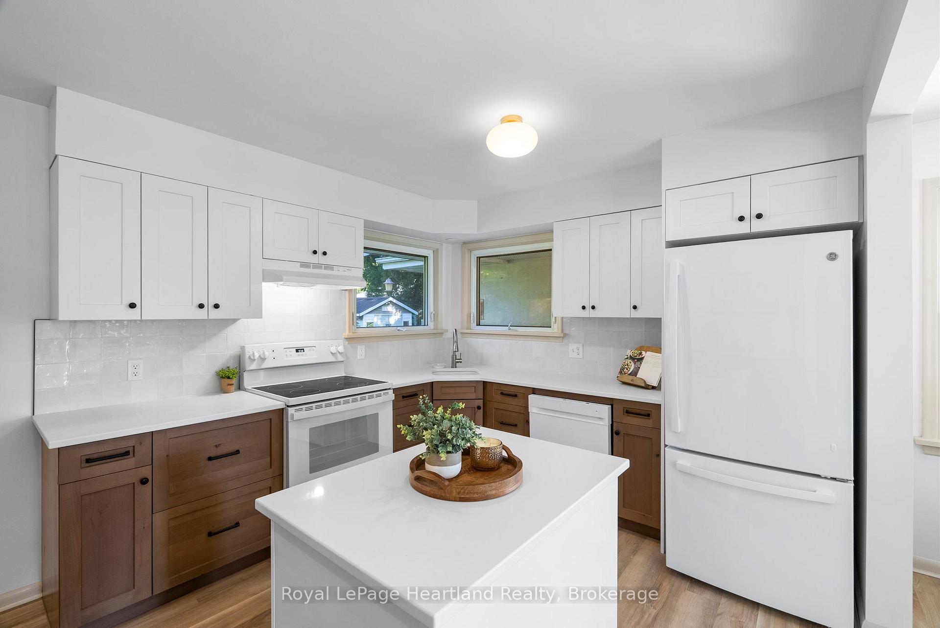 Photo 9 of 542 Angus Street, North Huron, Wingham — HOMEH