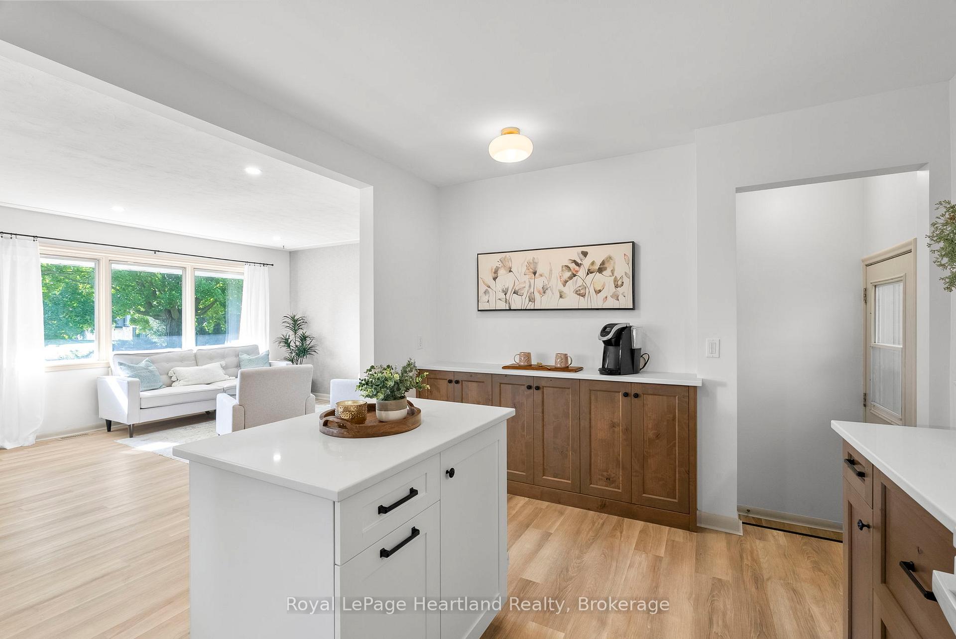 Photo 11 of 542 Angus Street, North Huron, Wingham — HOMEH