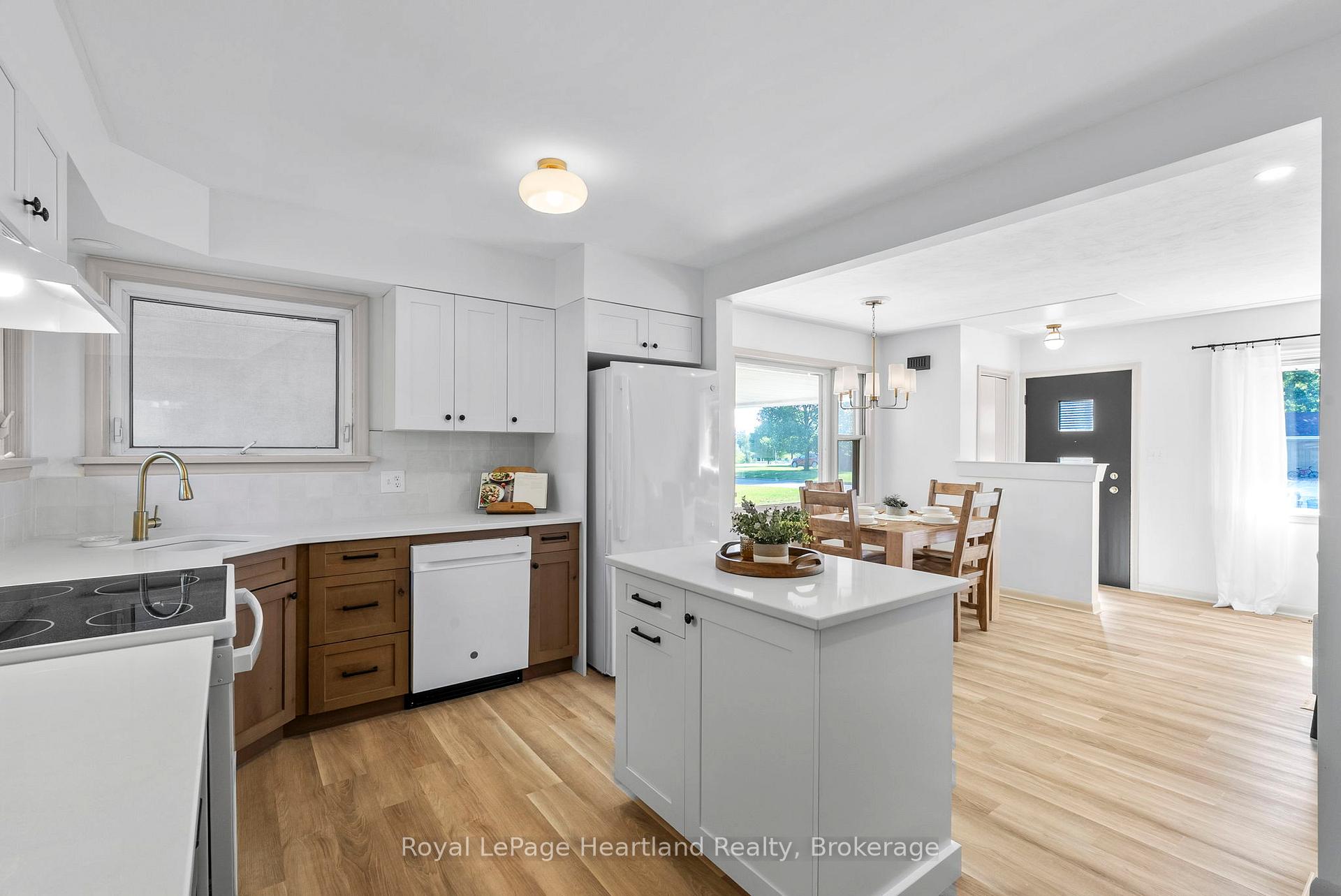Photo 12 of 542 Angus Street, North Huron, Wingham — HOMEH