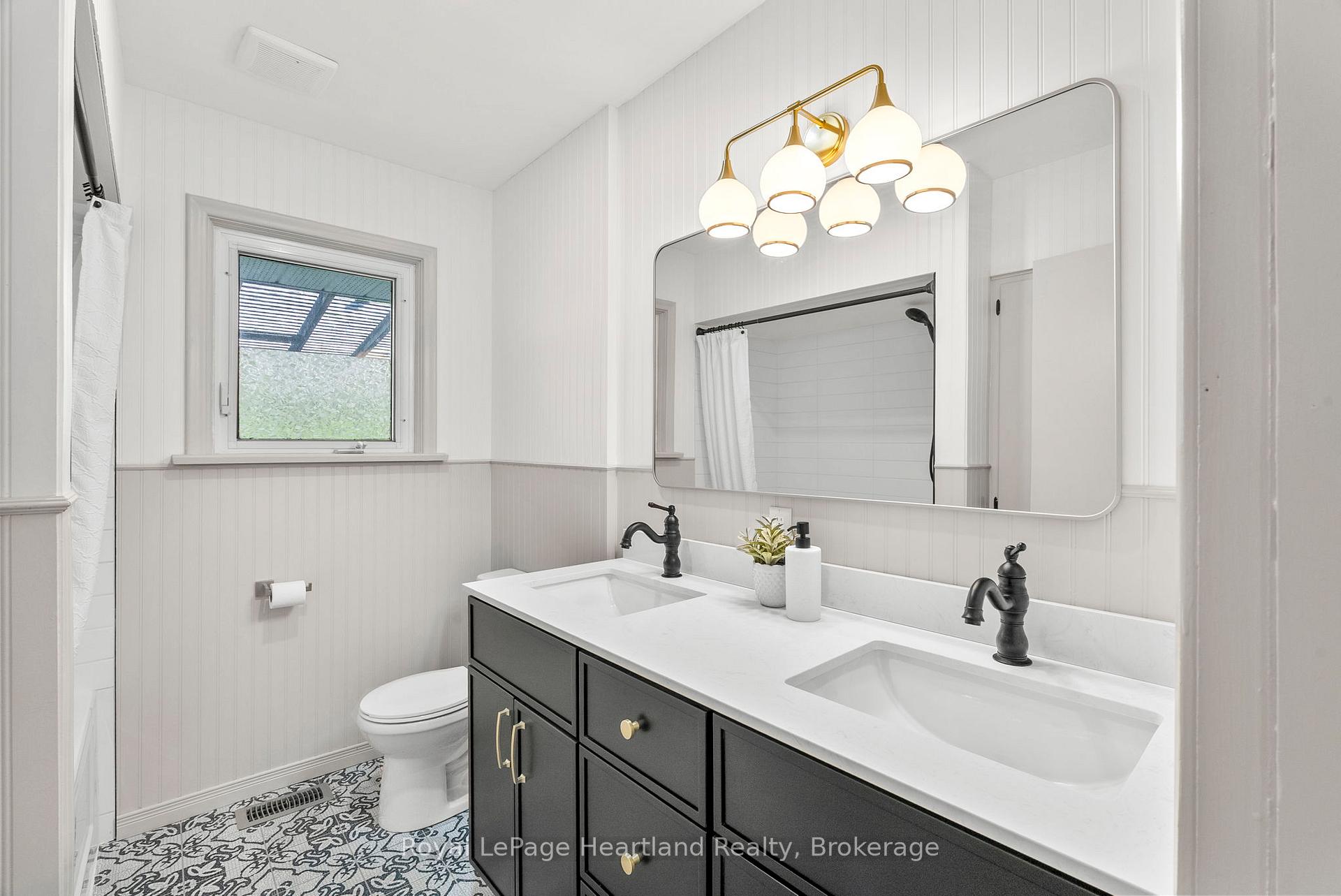 Photo 14 of 542 Angus Street, North Huron, Wingham — HOMEH