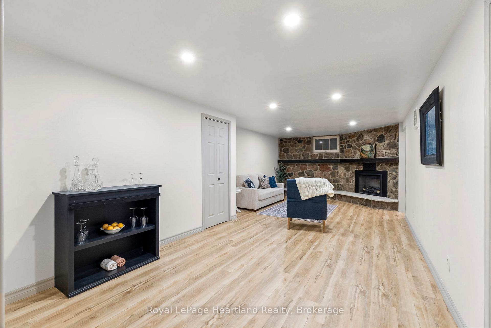Photo 19 of 542 Angus Street, North Huron, Wingham — HOMEH