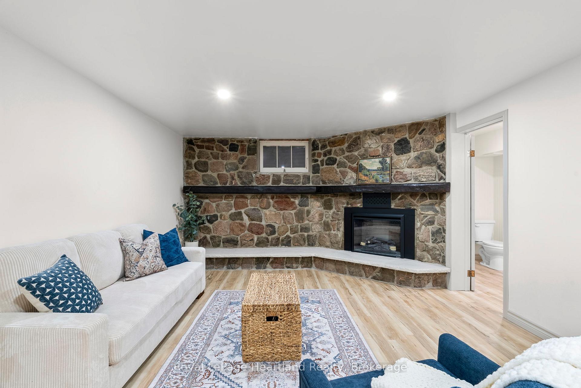 Photo 20 of 542 Angus Street, North Huron, Wingham — HOMEH