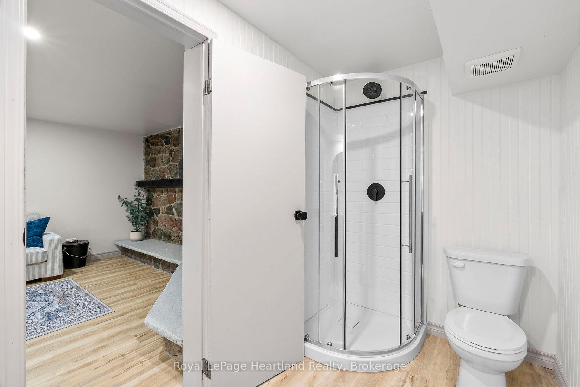 Photo 23 of 542 Angus Street, North Huron, Wingham — HOMEH