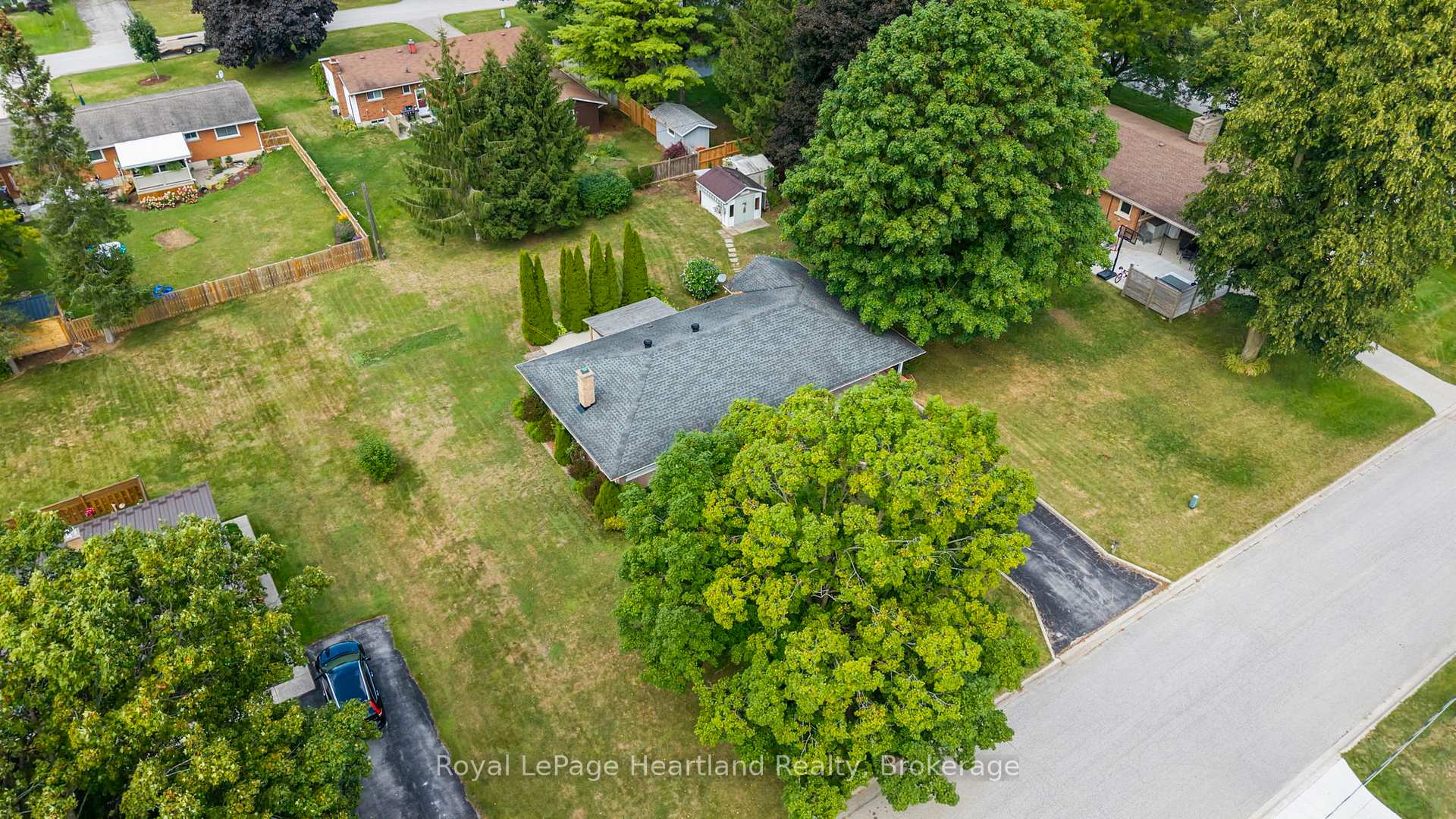 Photo 26 of 542 Angus Street, North Huron, Wingham — HOMEH
