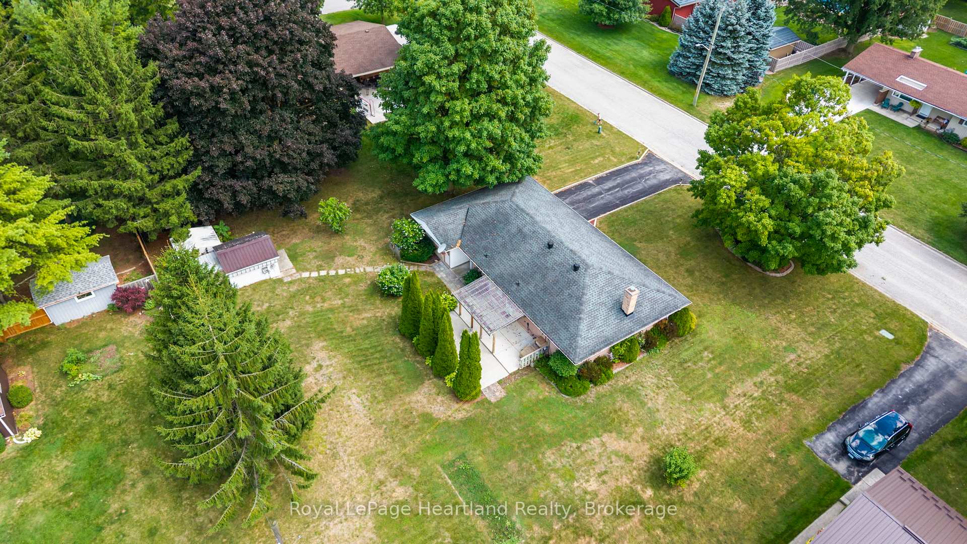 Photo 28 of 542 Angus Street, North Huron, Wingham — HOMEH