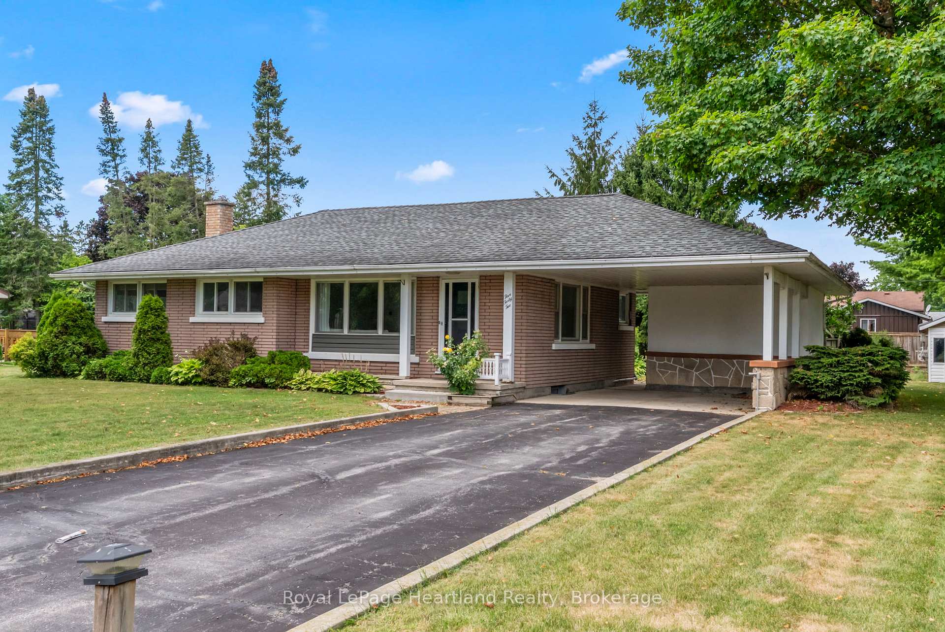 Photo 29 of 542 Angus Street, North Huron, Wingham — HOMEH