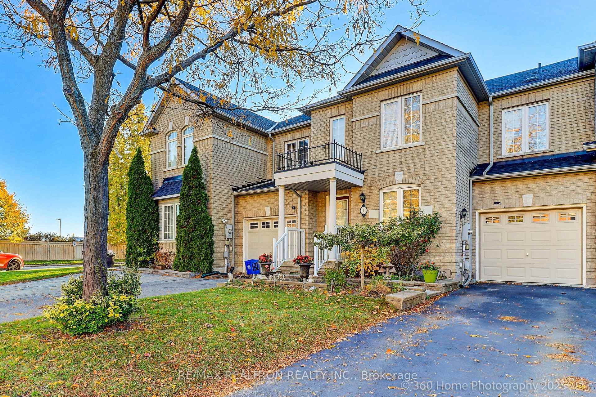Photo 2 of 144 Matthew Boyd Crescent, Newmarket, Woodland Hill — HOMEH
