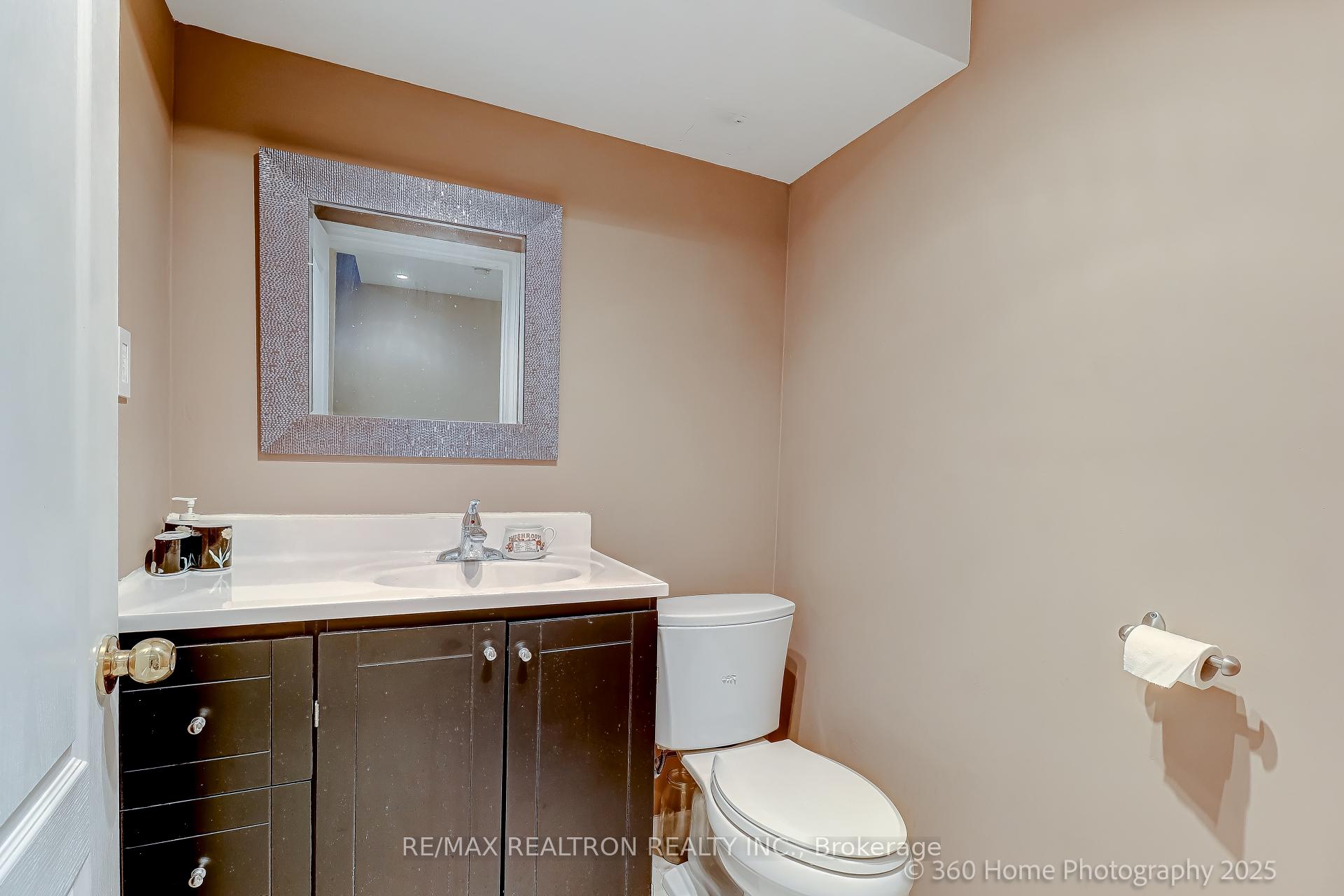 Photo 5 of 144 Matthew Boyd Crescent, Newmarket, Woodland Hill — HOMEH