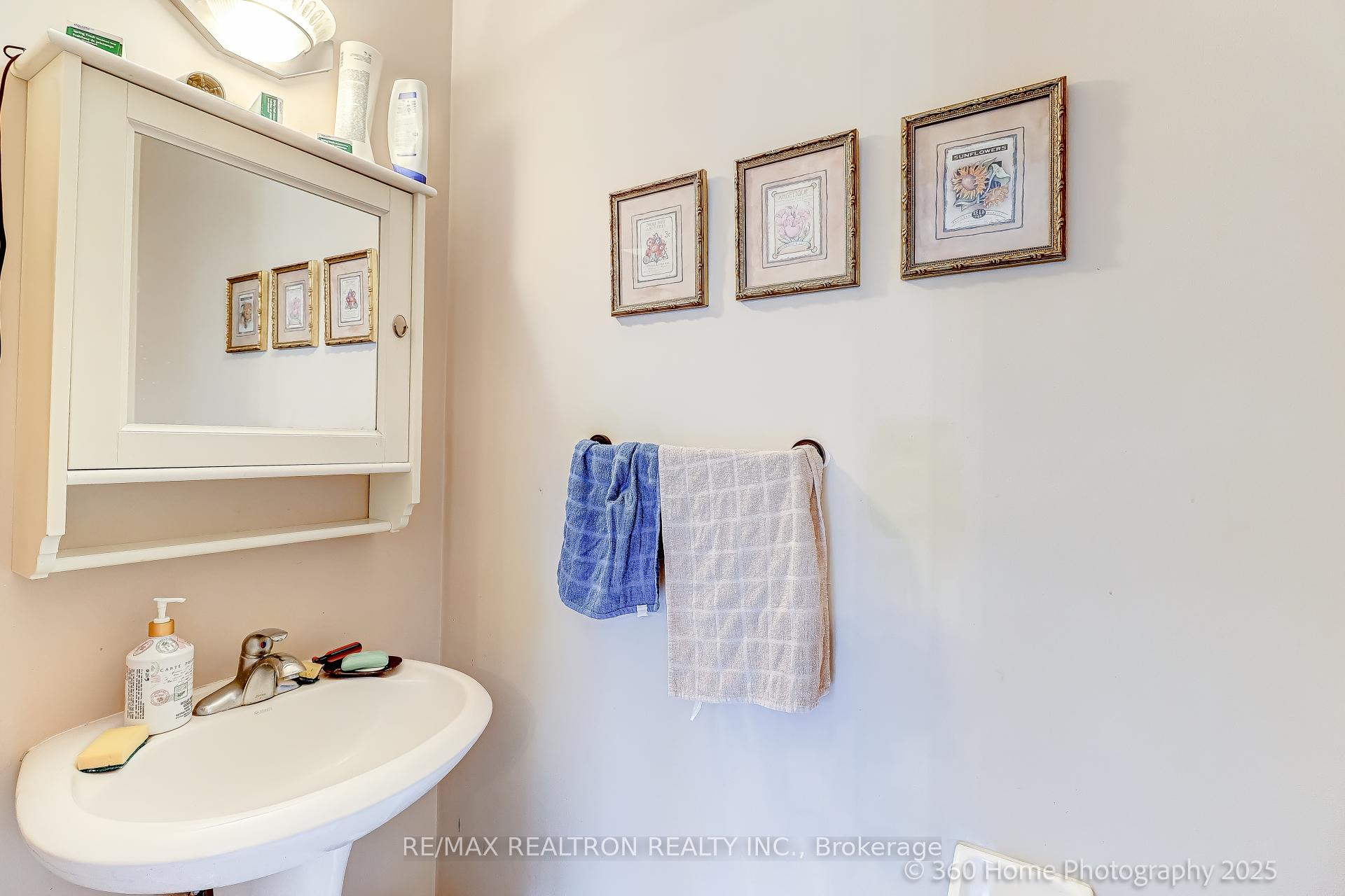 Photo 8 of 144 Matthew Boyd Crescent, Newmarket, Woodland Hill — HOMEH