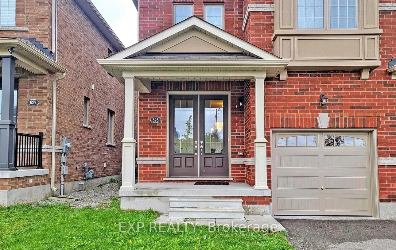 Front of 625 Sweetwater Crescent